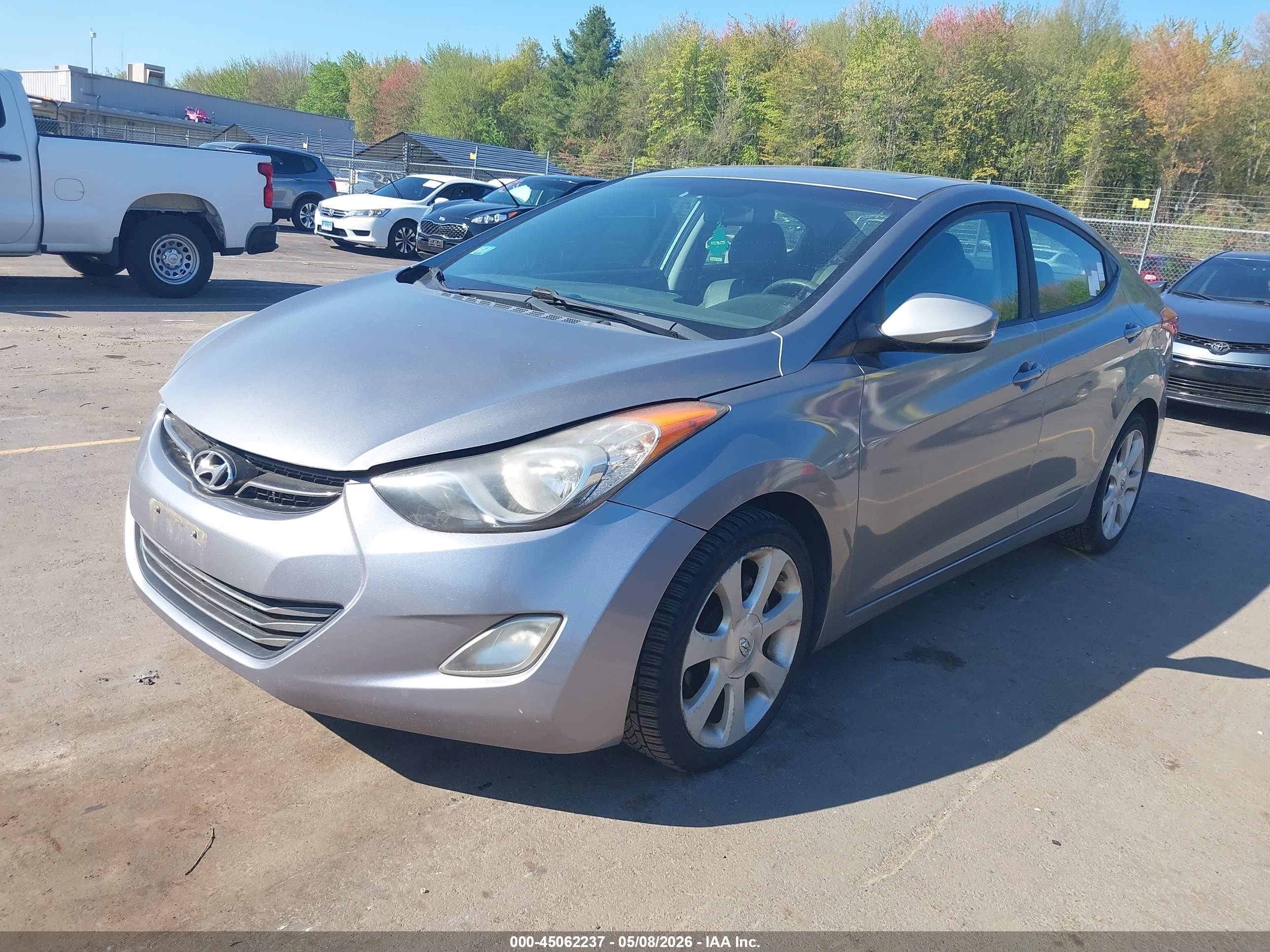 HYUNDAI ELANTRA image 2