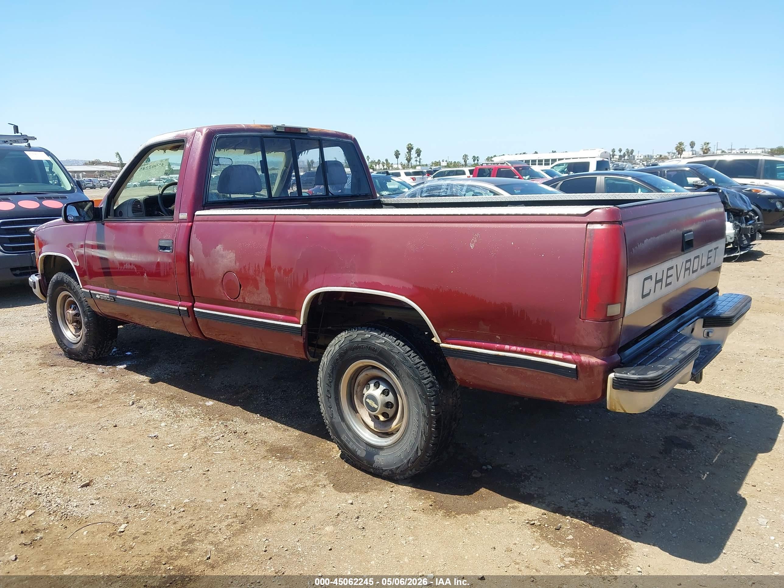 CHEVROLET GMT-400 image 3