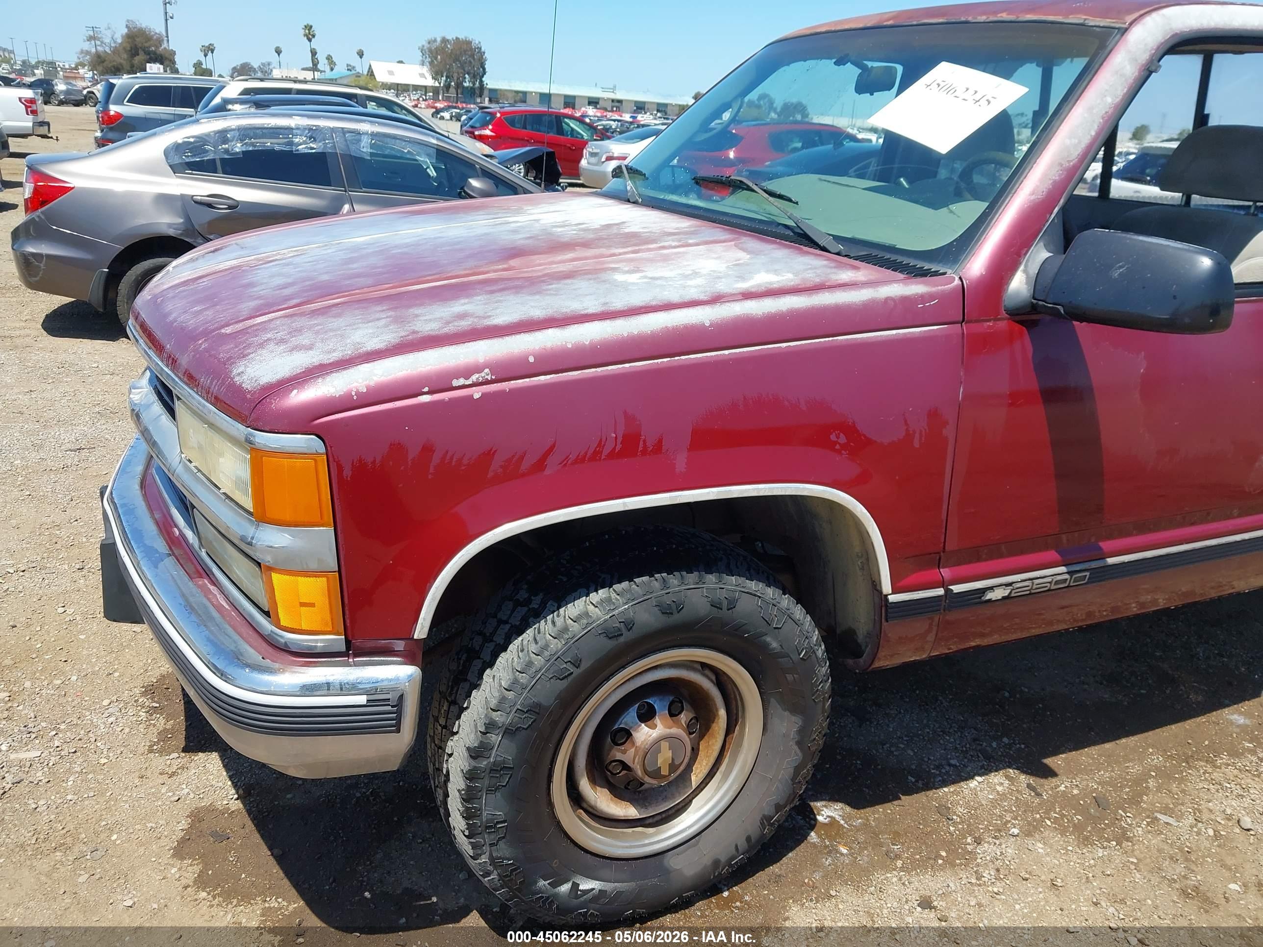 CHEVROLET GMT-400 image 6