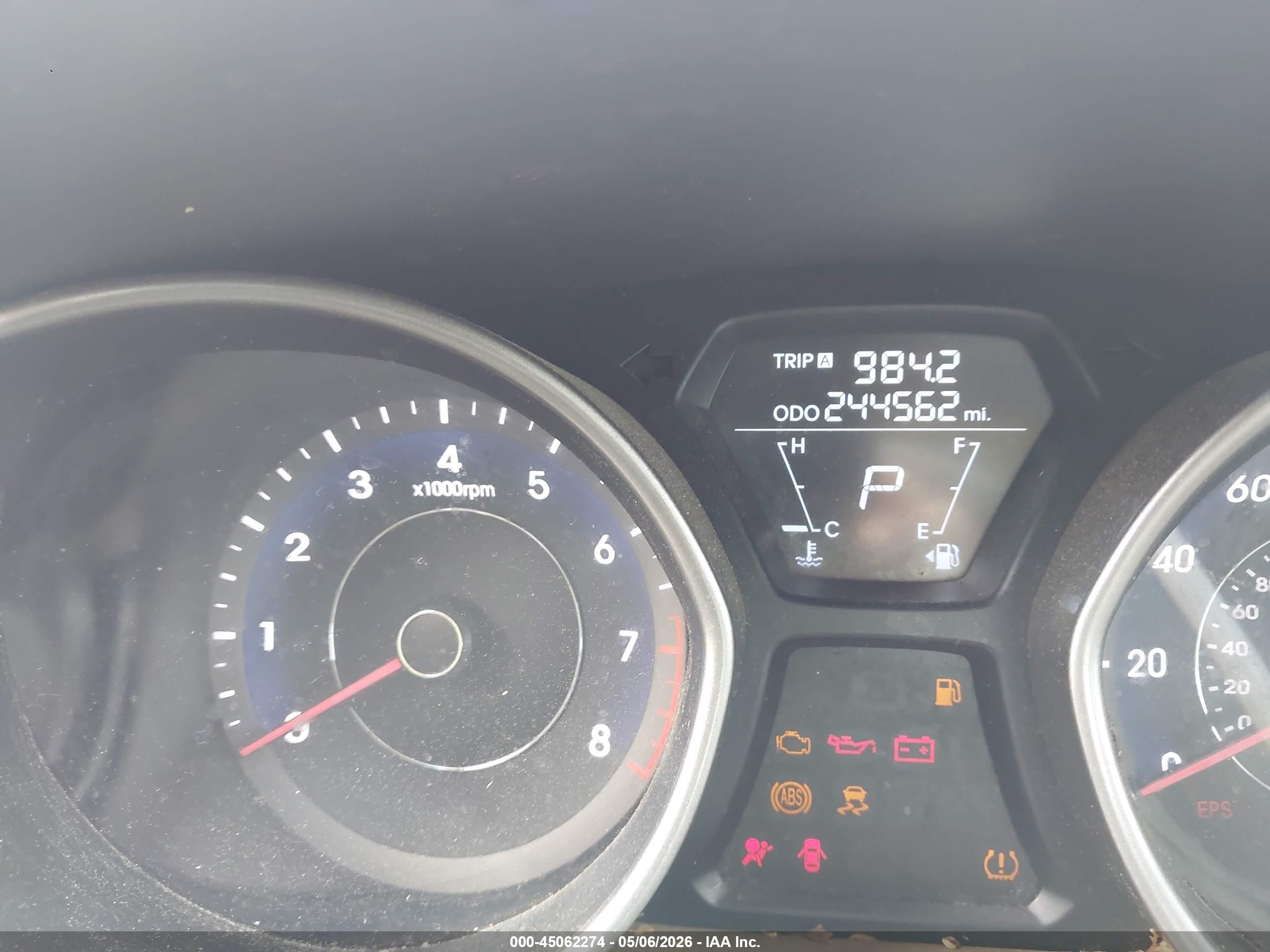 HYUNDAI ELANTRA image 7