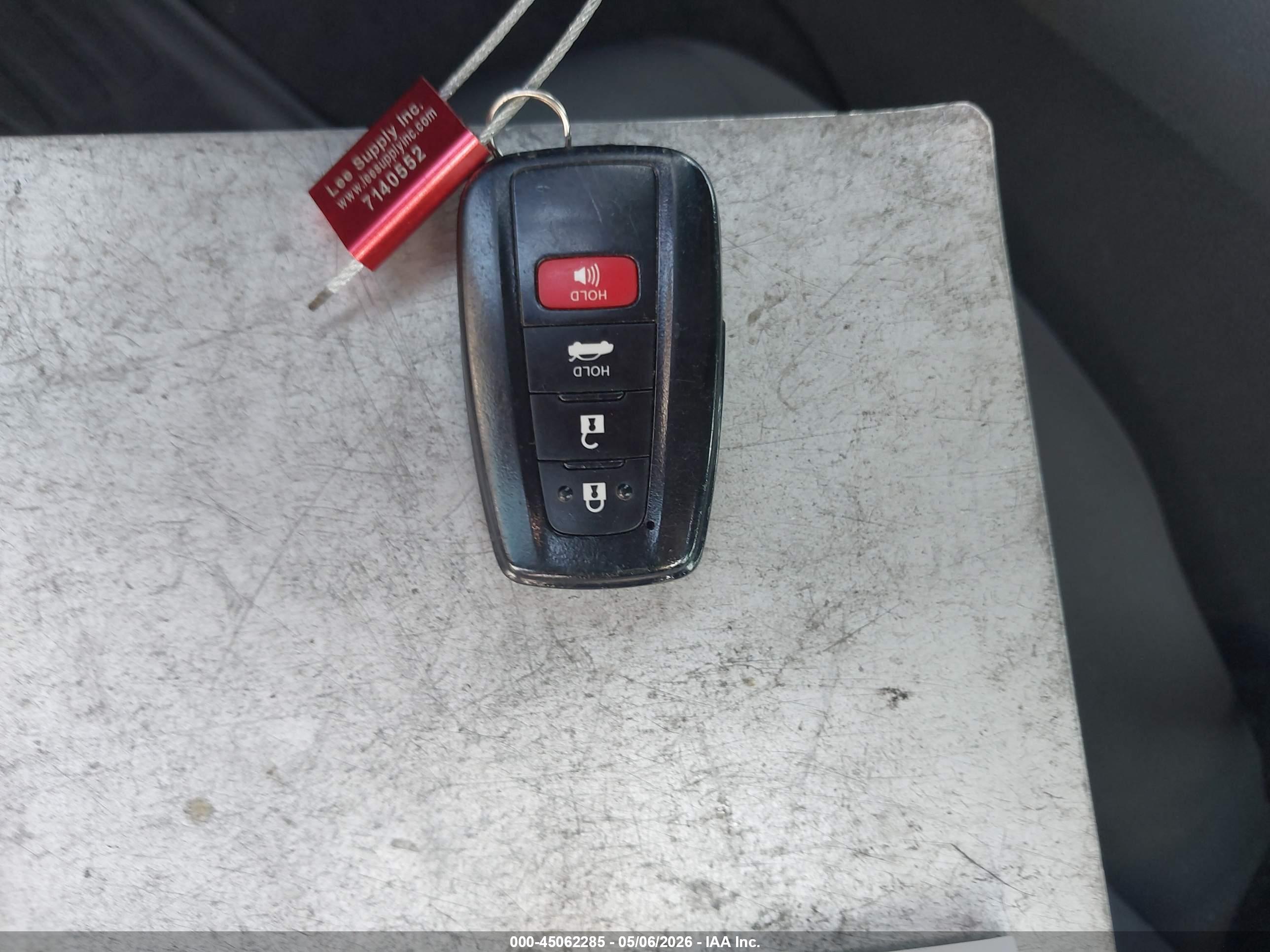 TOYOTA CAMRY image 11