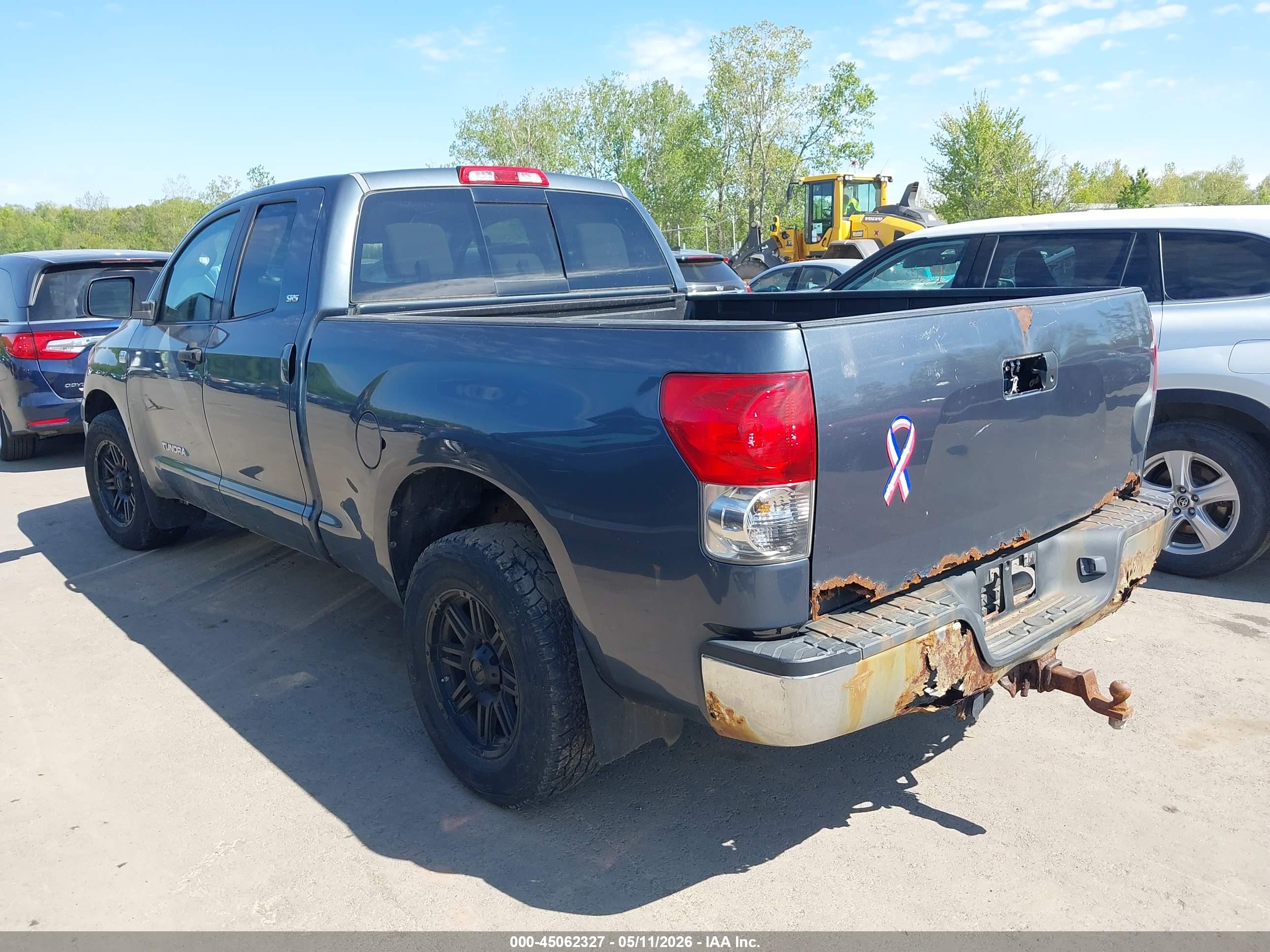 TOYOTA TUNDRA image 3
