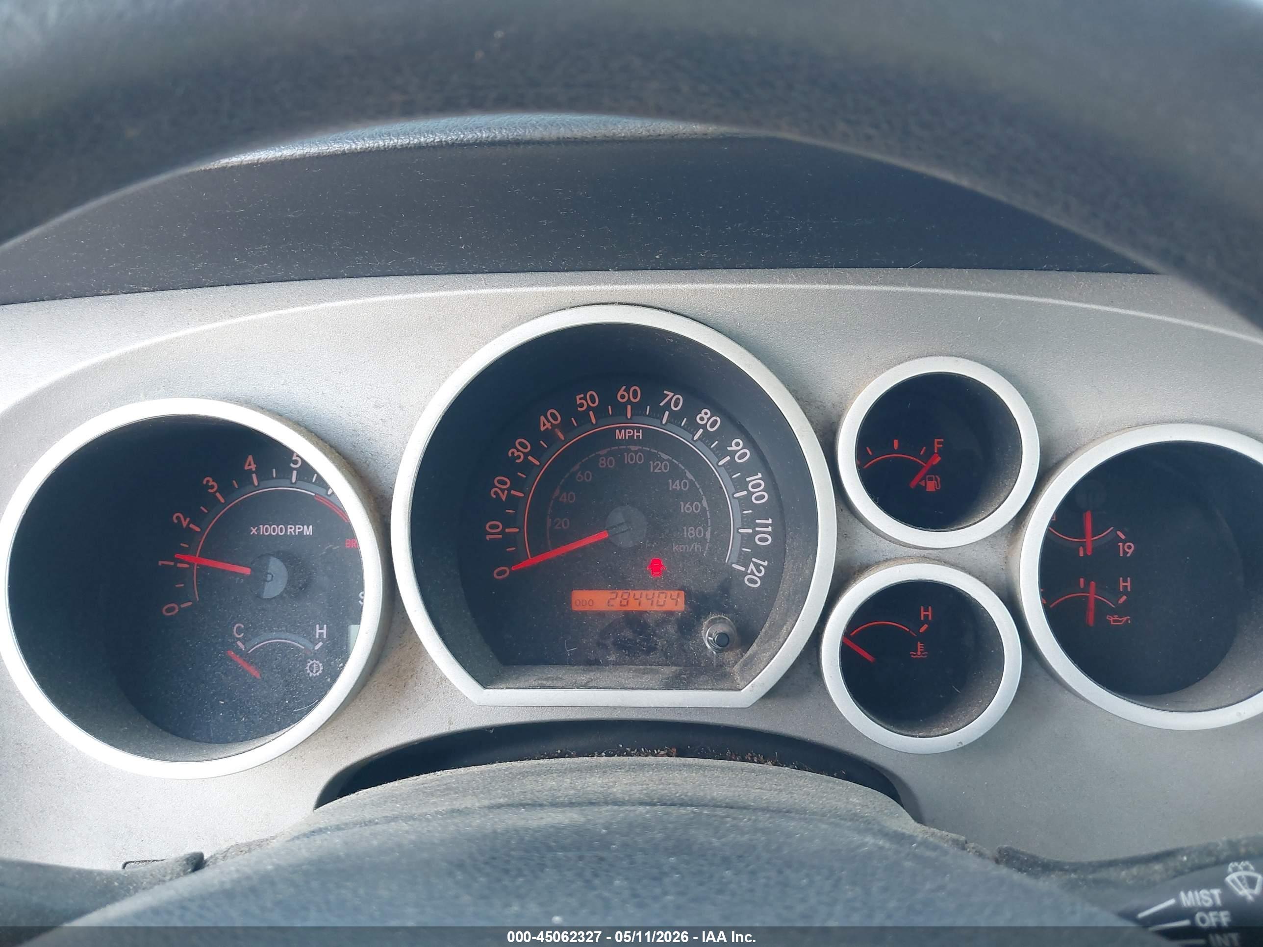 TOYOTA TUNDRA image 7