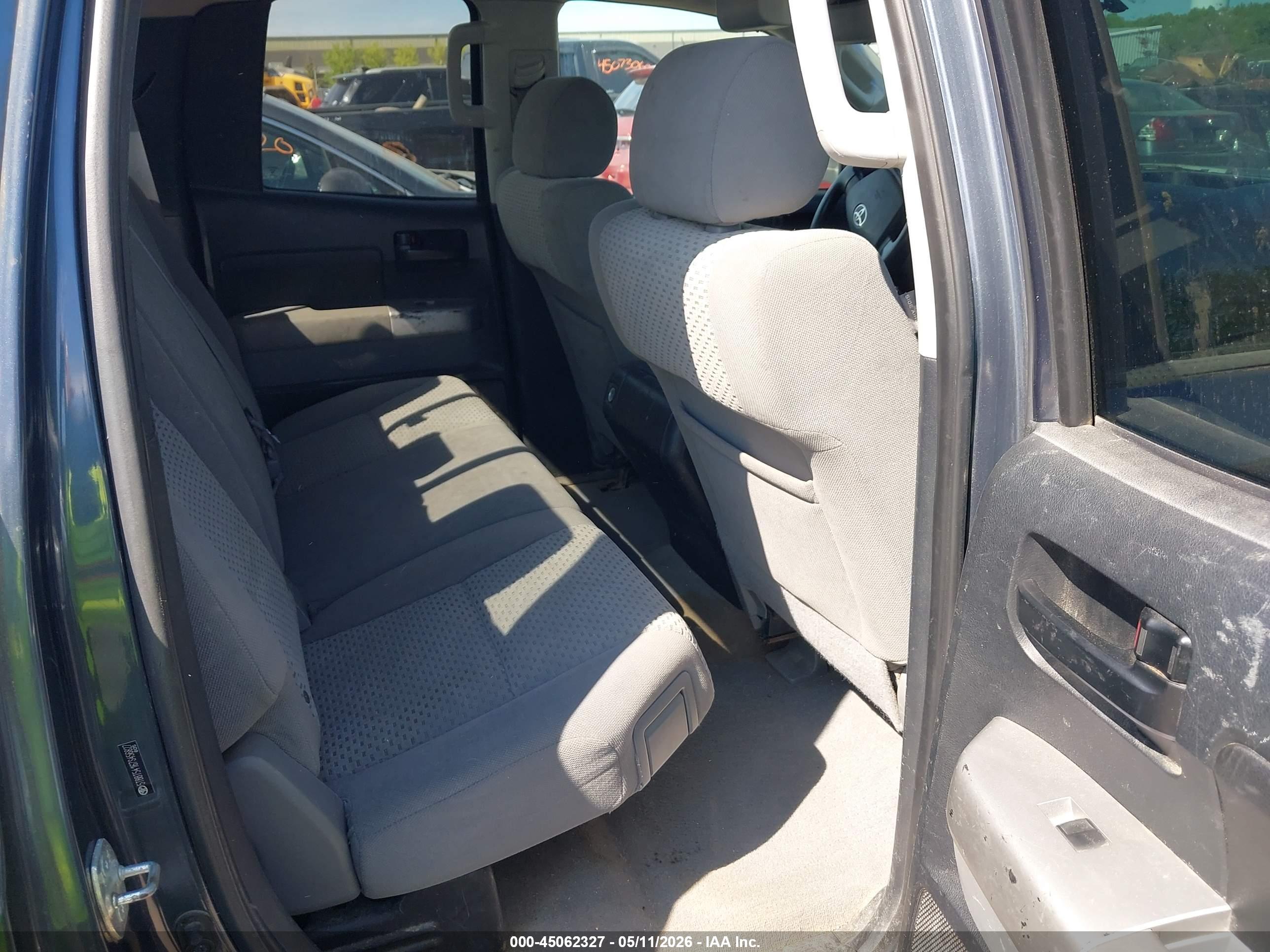 TOYOTA TUNDRA image 8