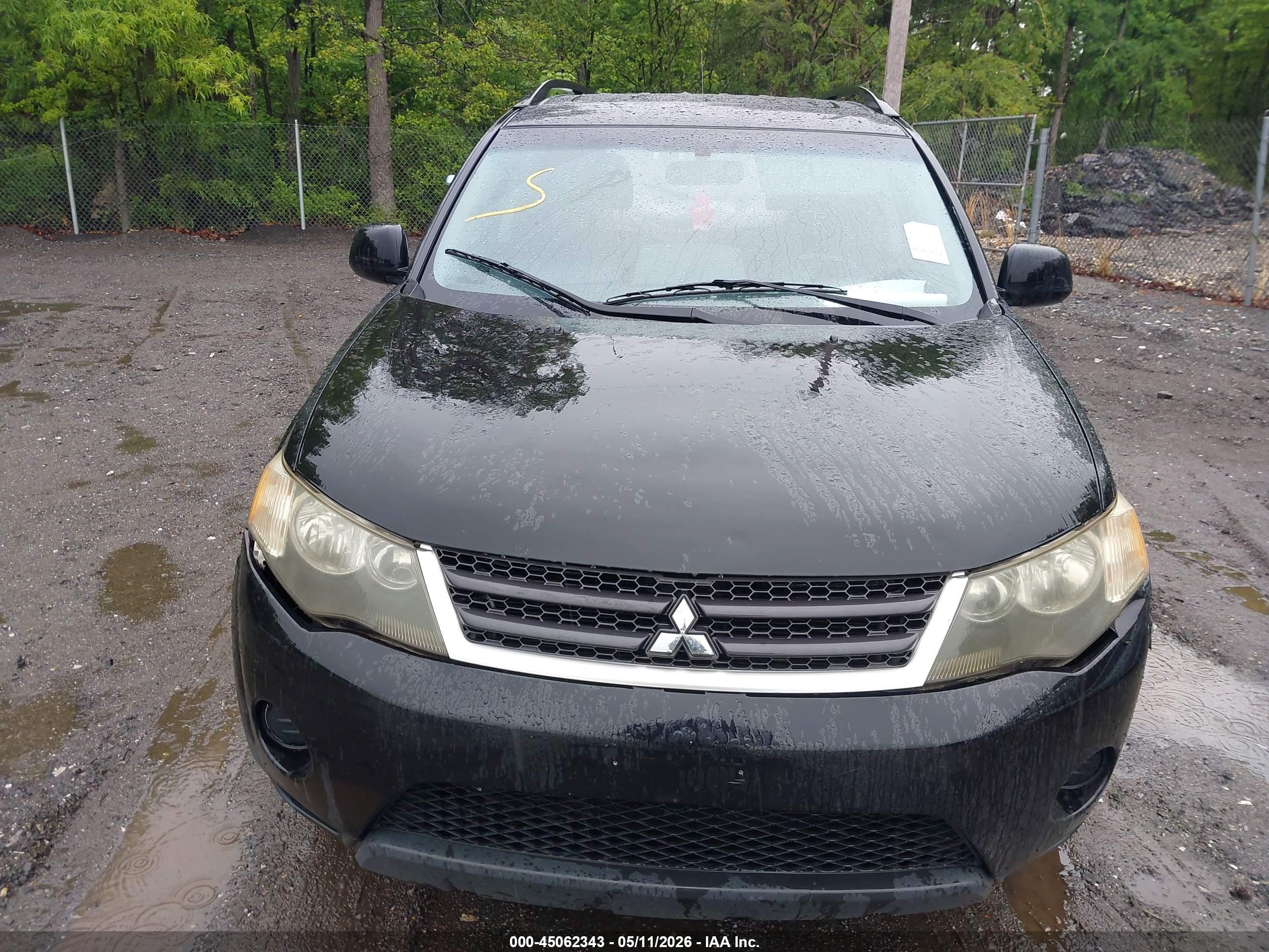 MITSUBISHI OUTLANDER image 10