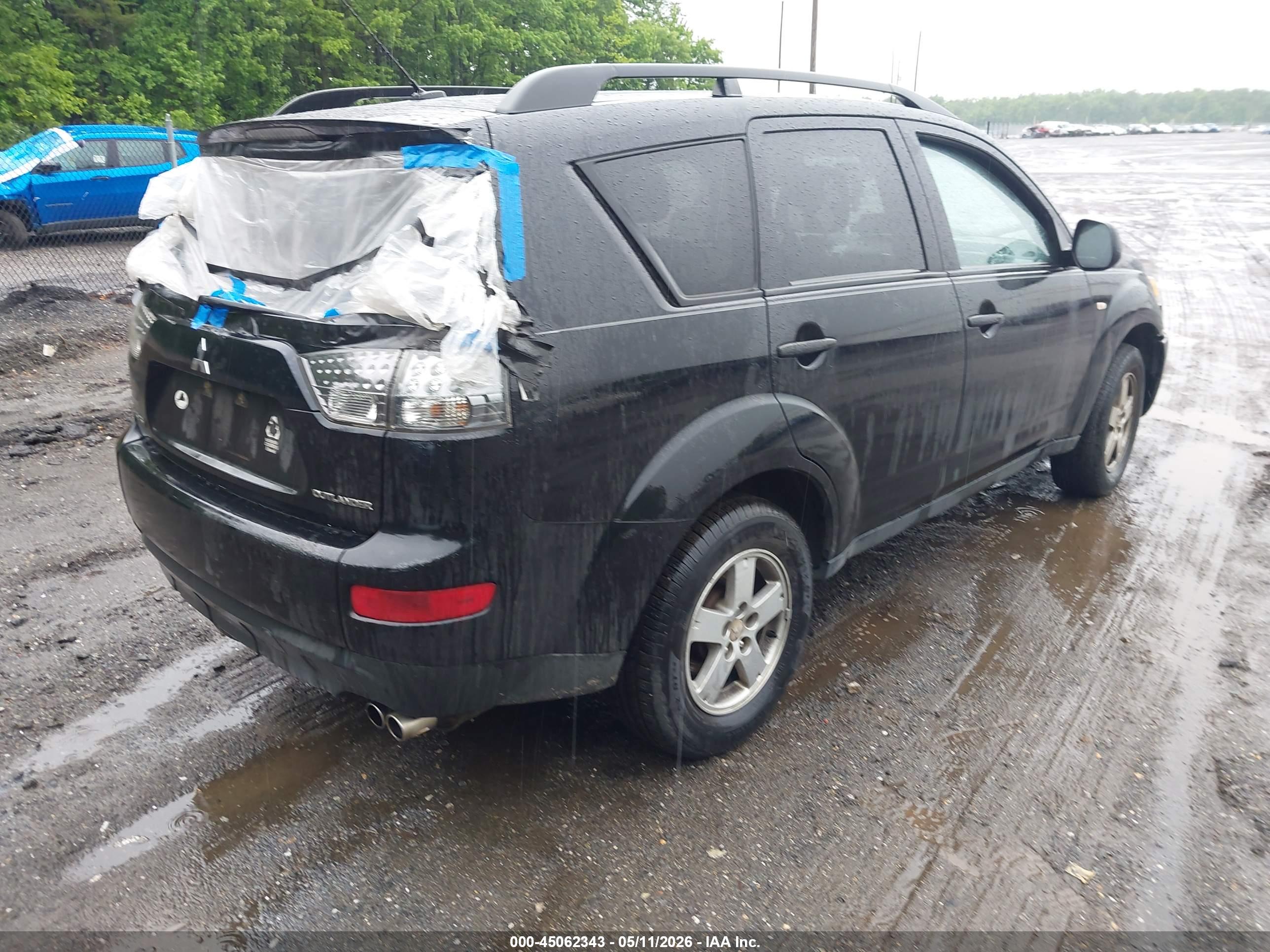 MITSUBISHI OUTLANDER image 4
