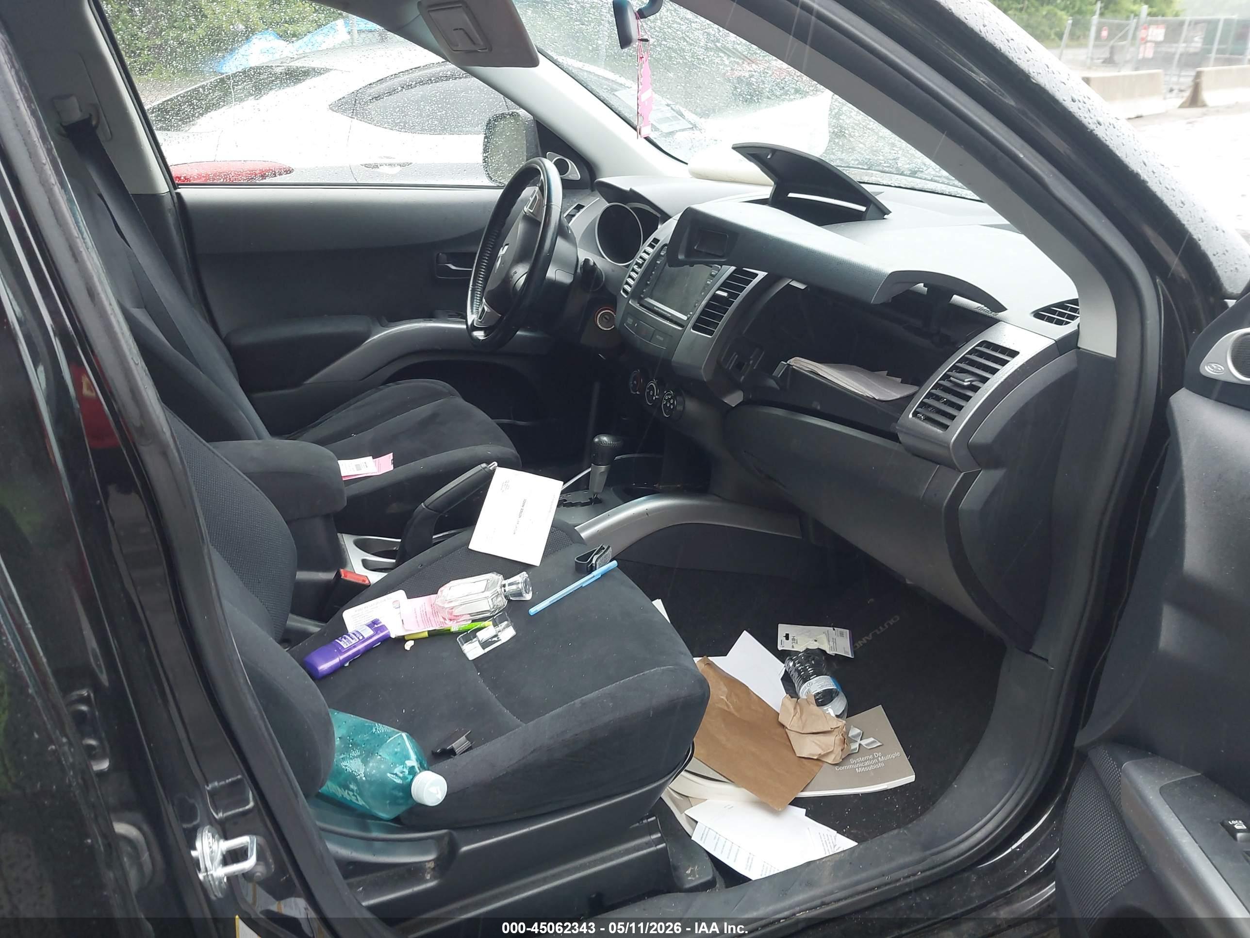 MITSUBISHI OUTLANDER image 5
