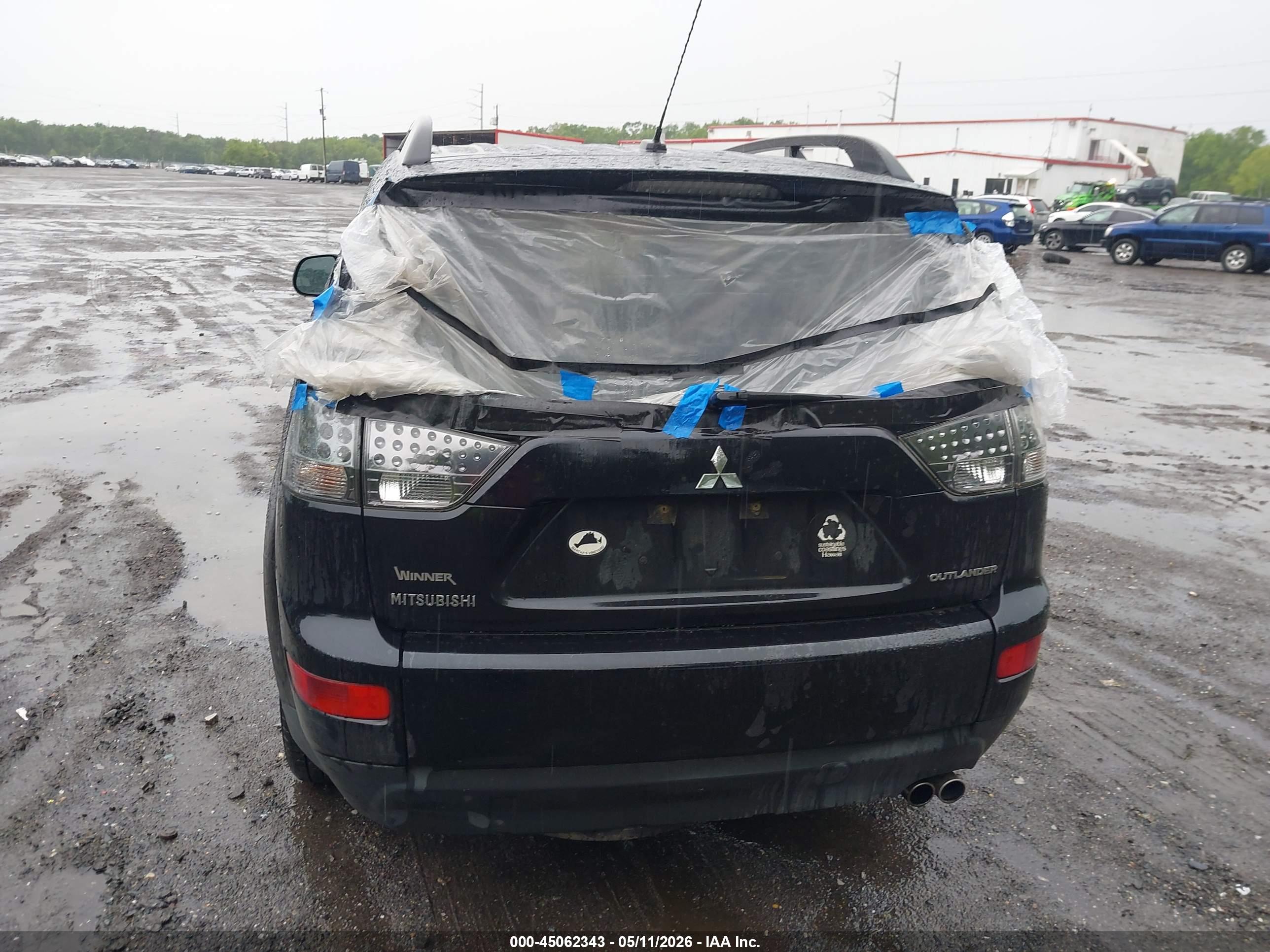 MITSUBISHI OUTLANDER image 6