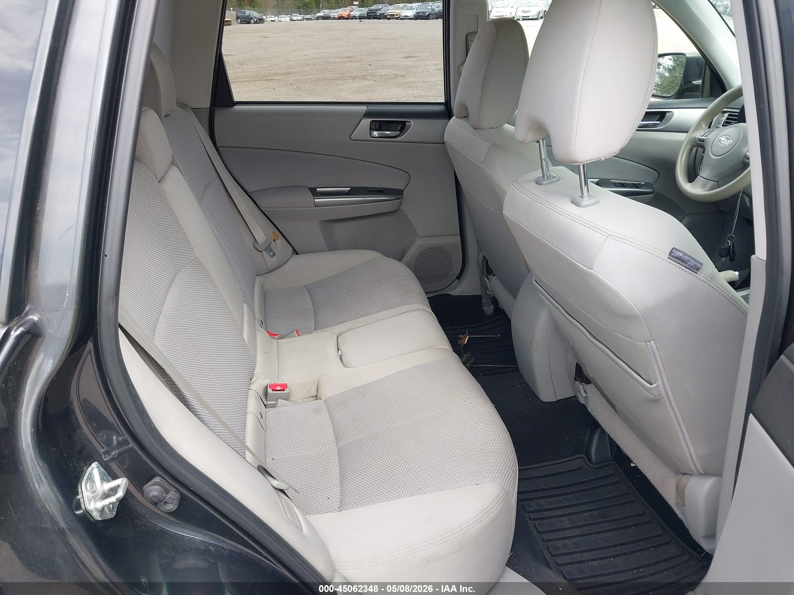 SUBARU FORESTER image 8