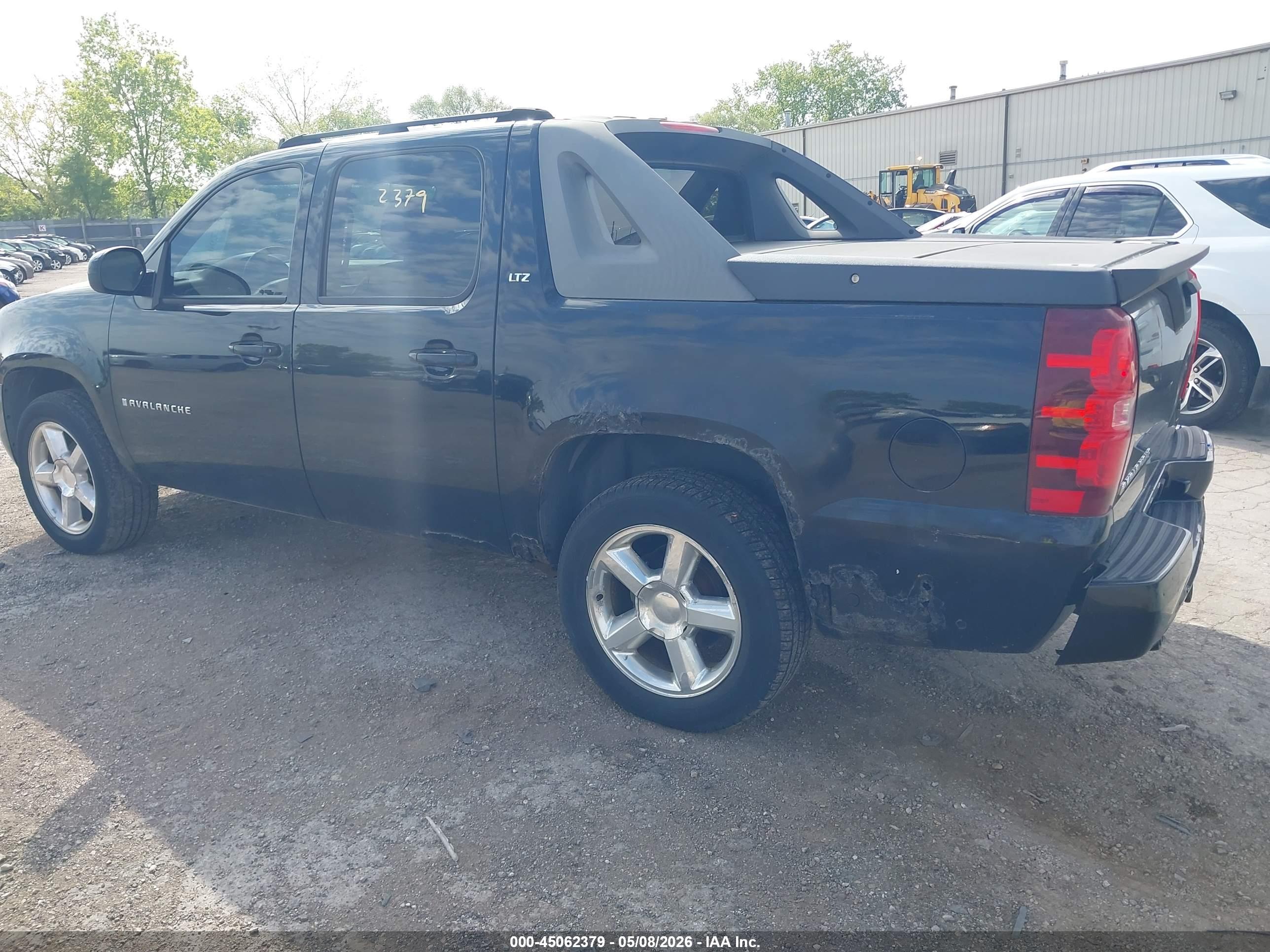CHEVROLET AVALANCHE image 3