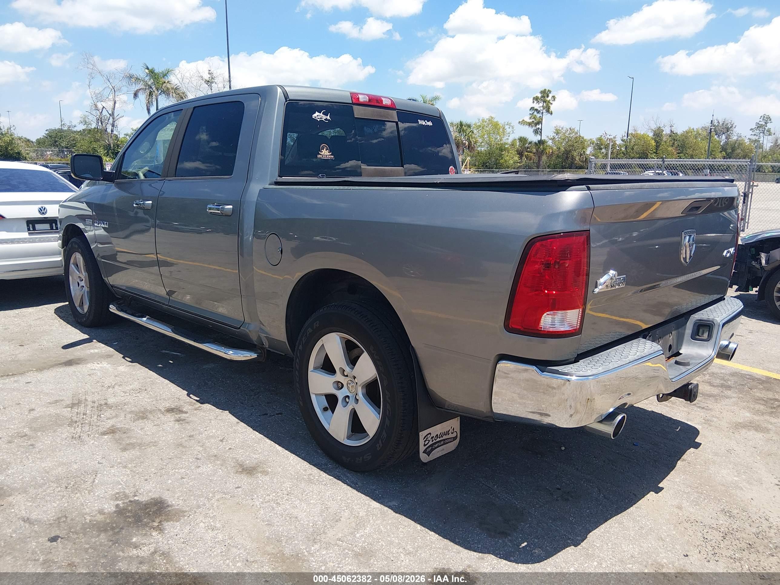 DODGE RAM image 3