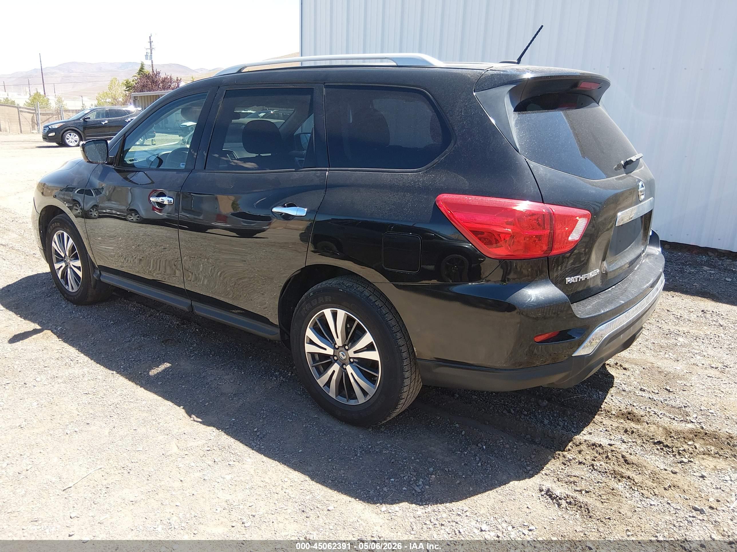 NISSAN PATHFINDER image 3