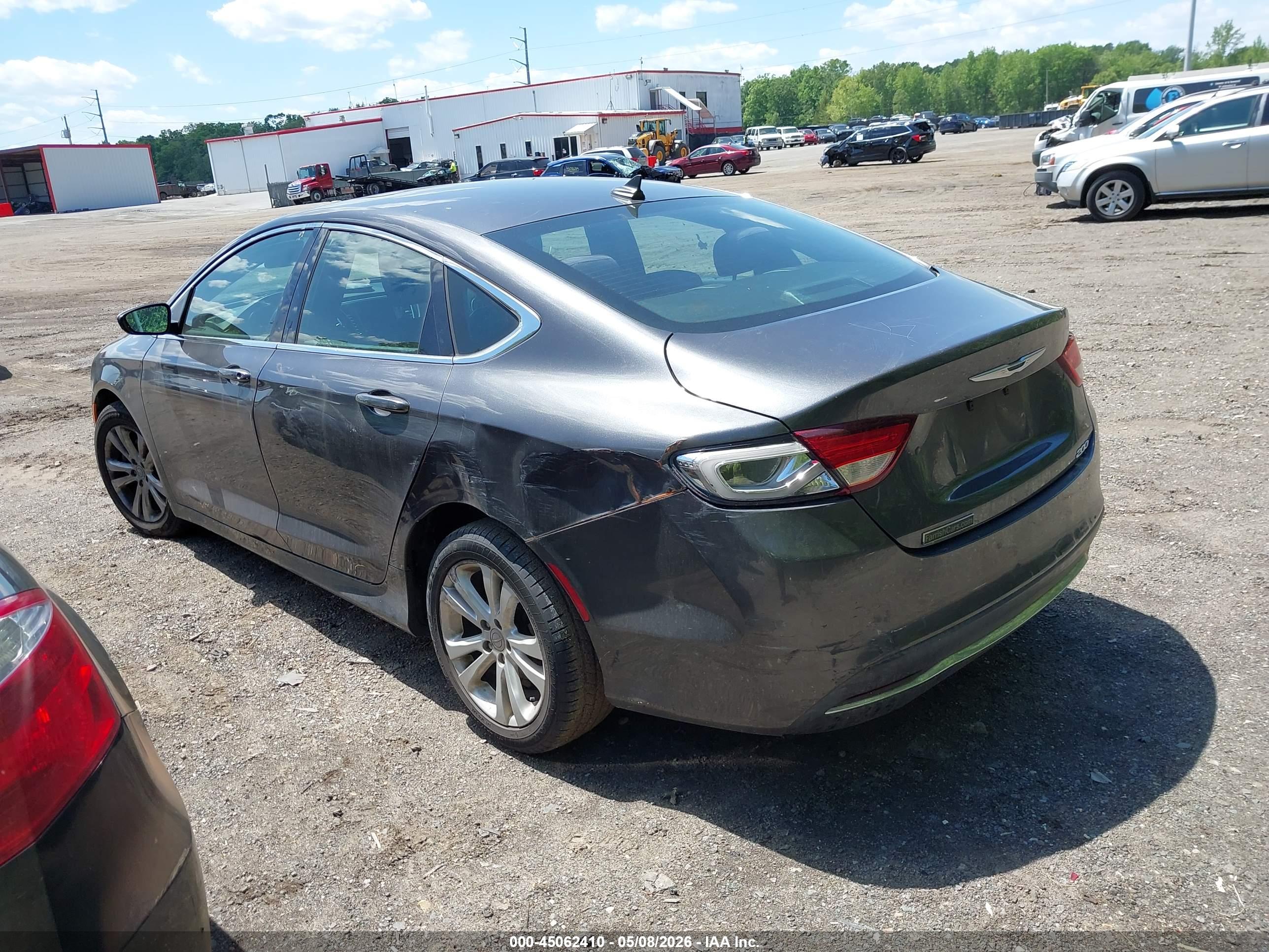 CHRYSLER 200 image 3