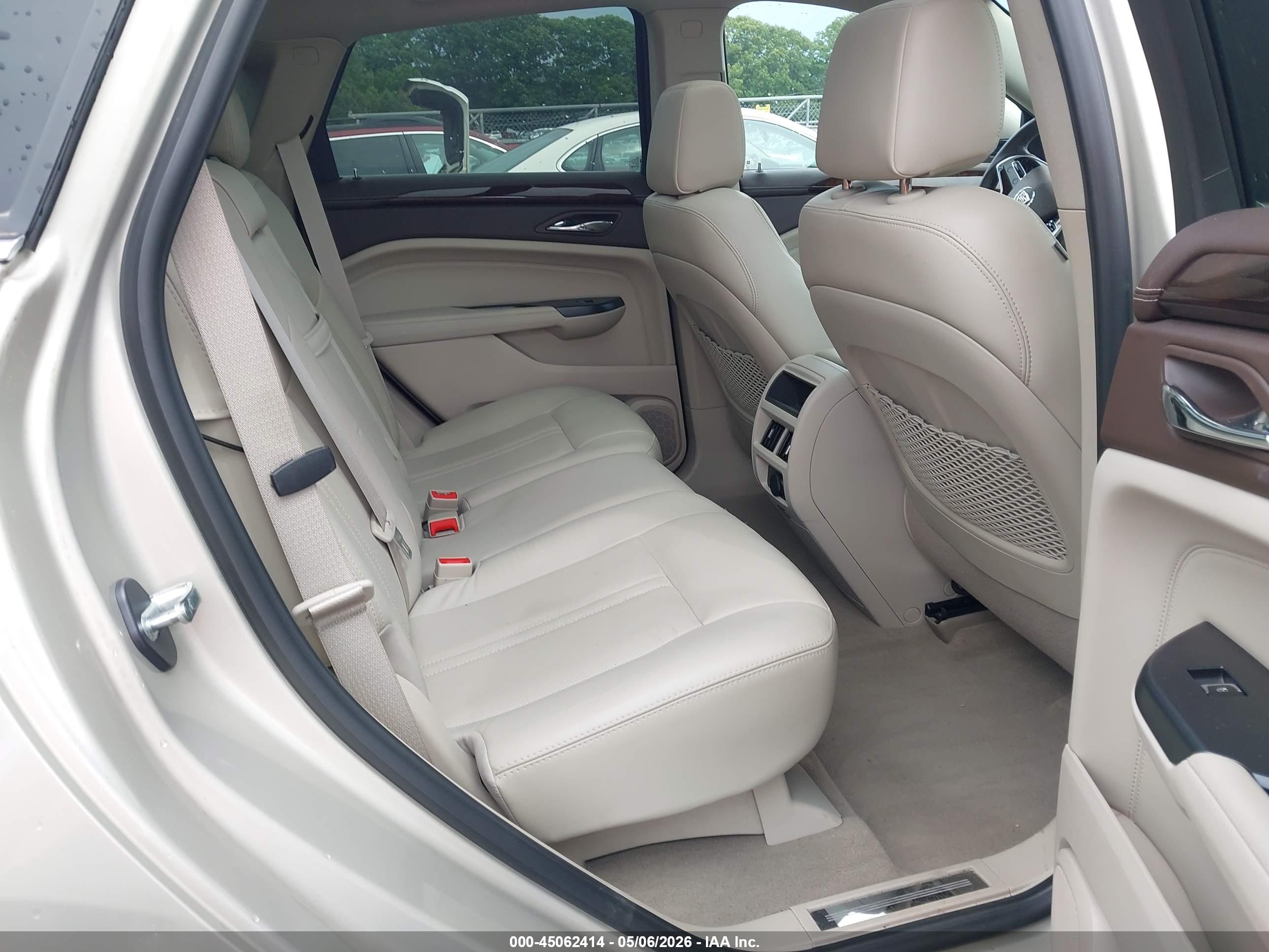 CADILLAC SRX image 8