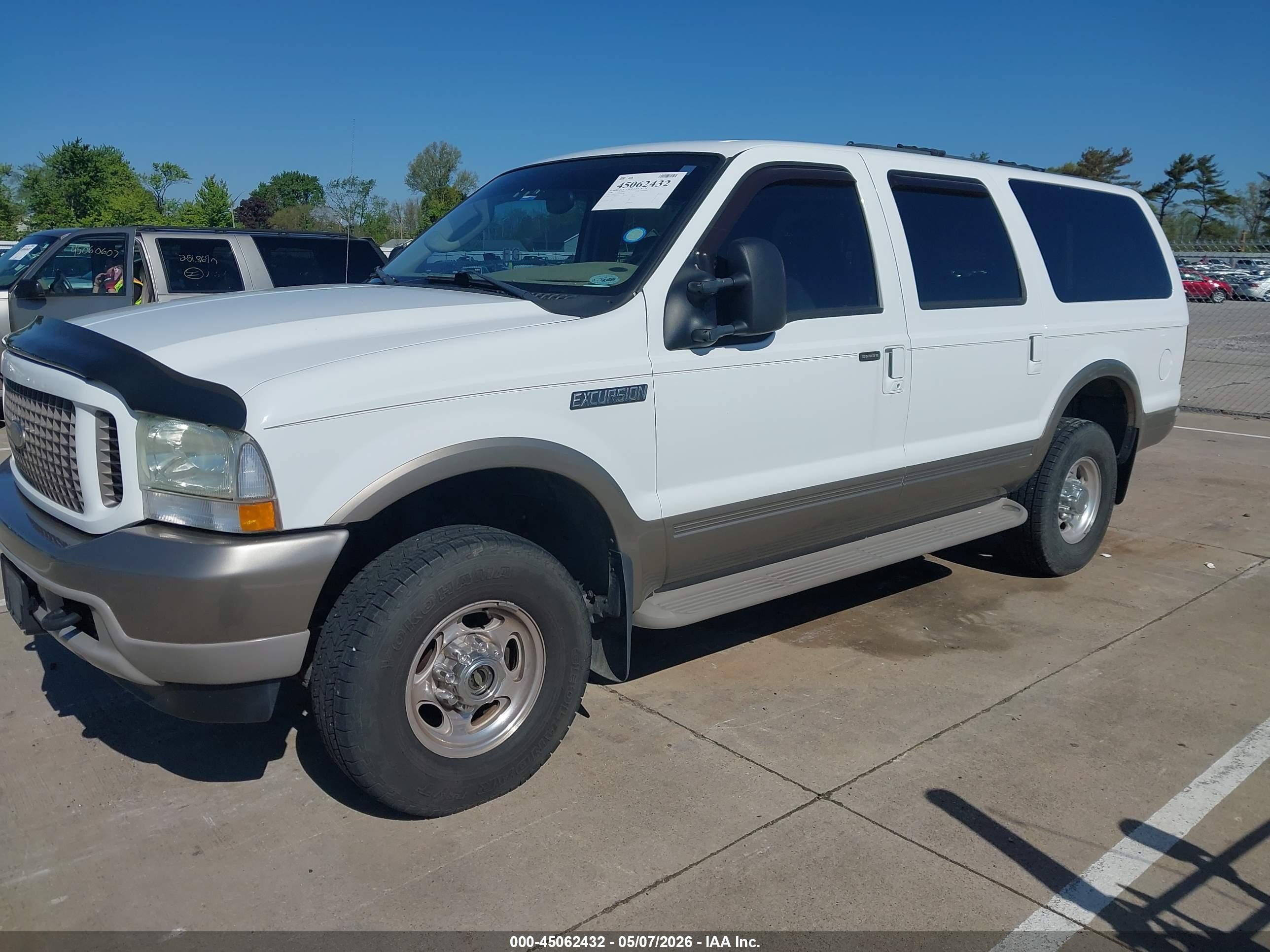 FORD EXCURSION image 2