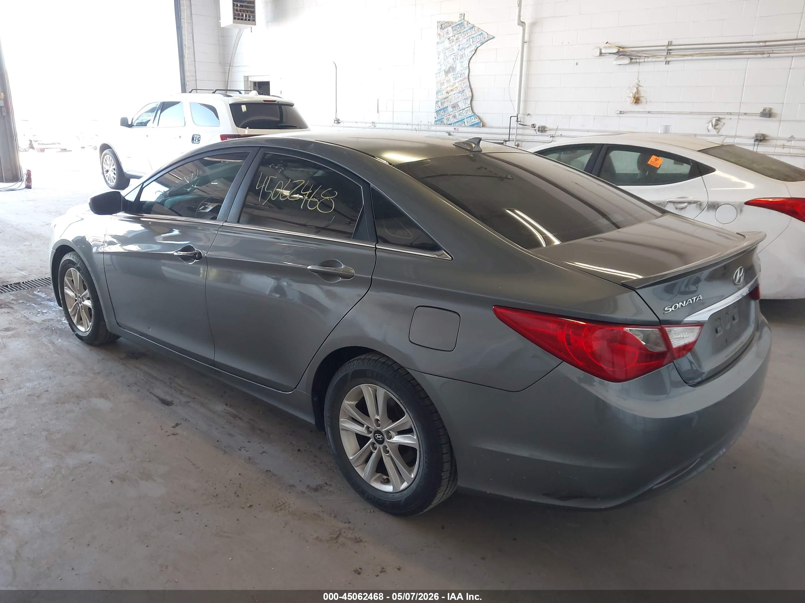 HYUNDAI SONATA image 3