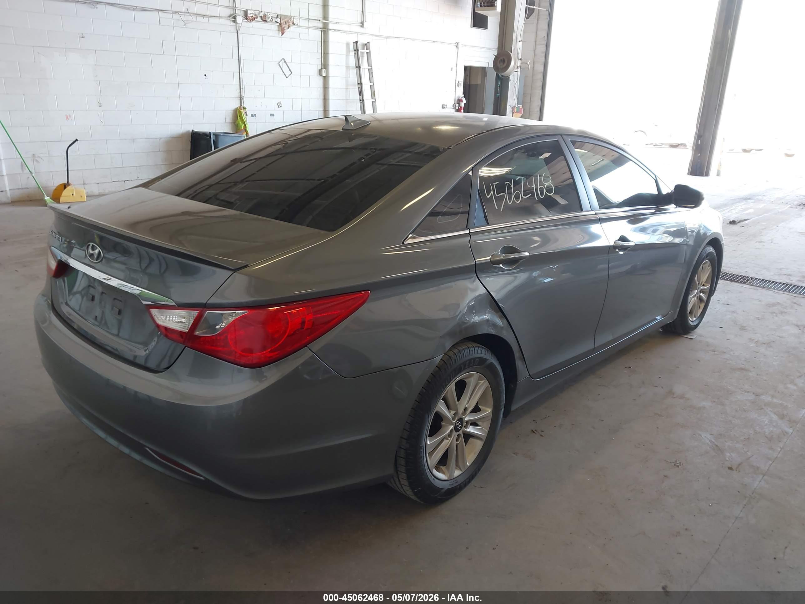 HYUNDAI SONATA image 4