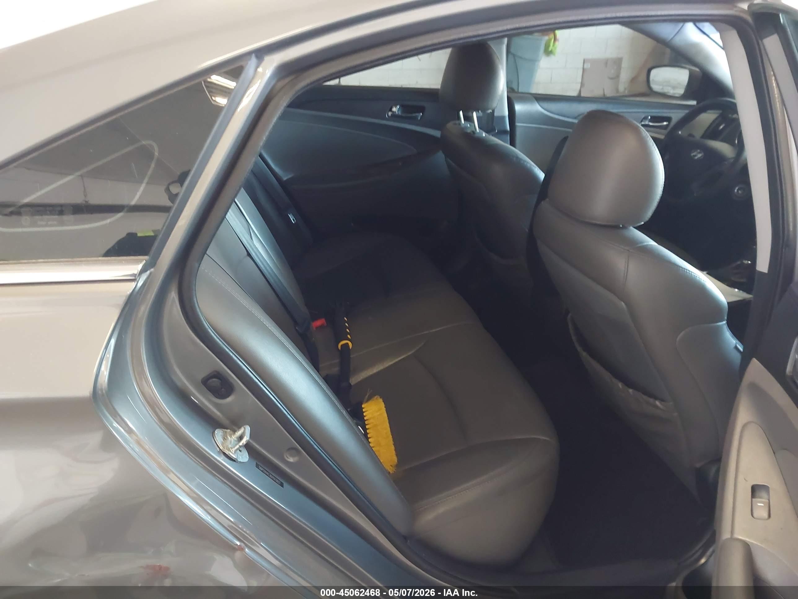 HYUNDAI SONATA image 8