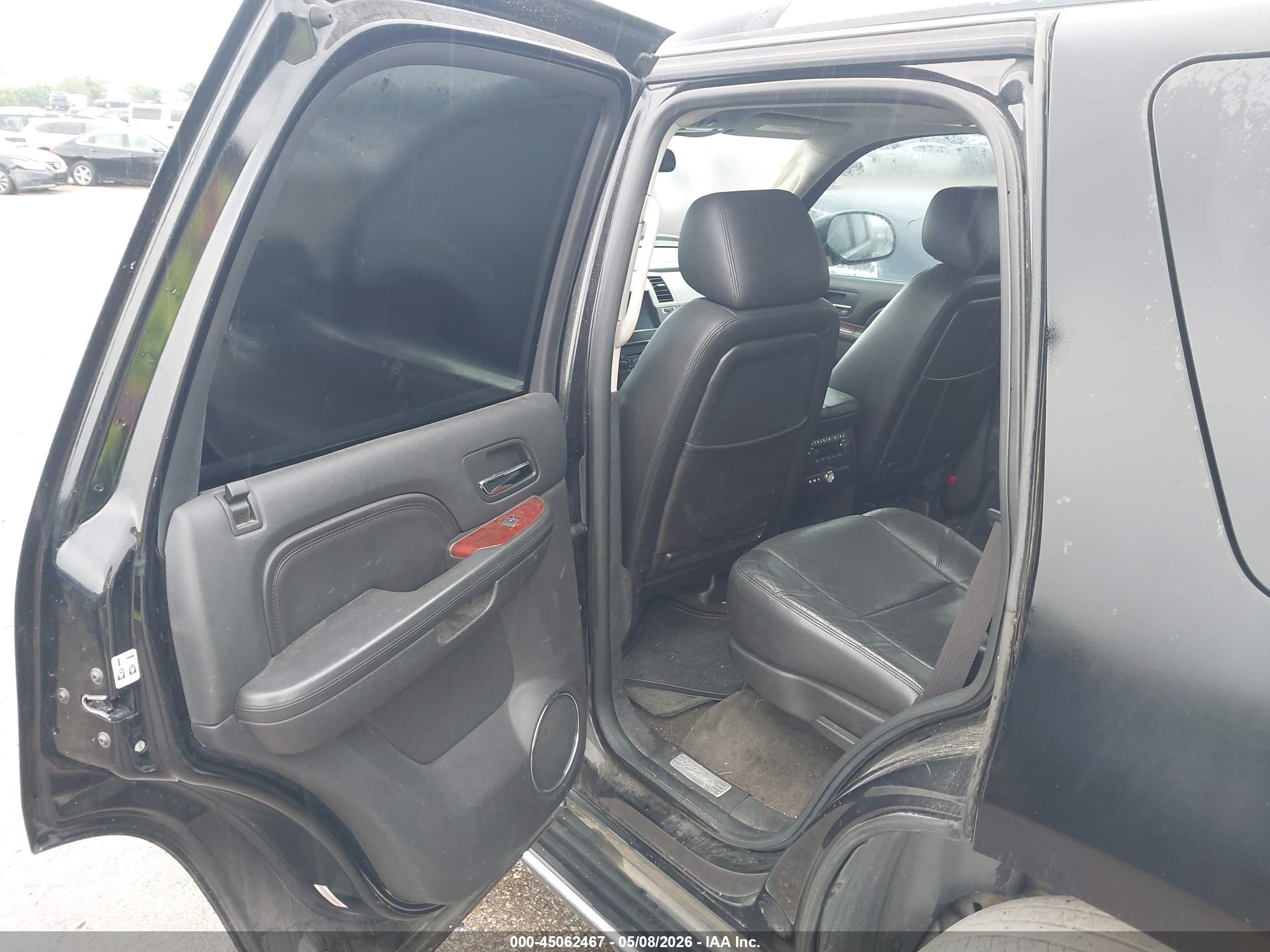 CADILLAC ESCALADE image 8