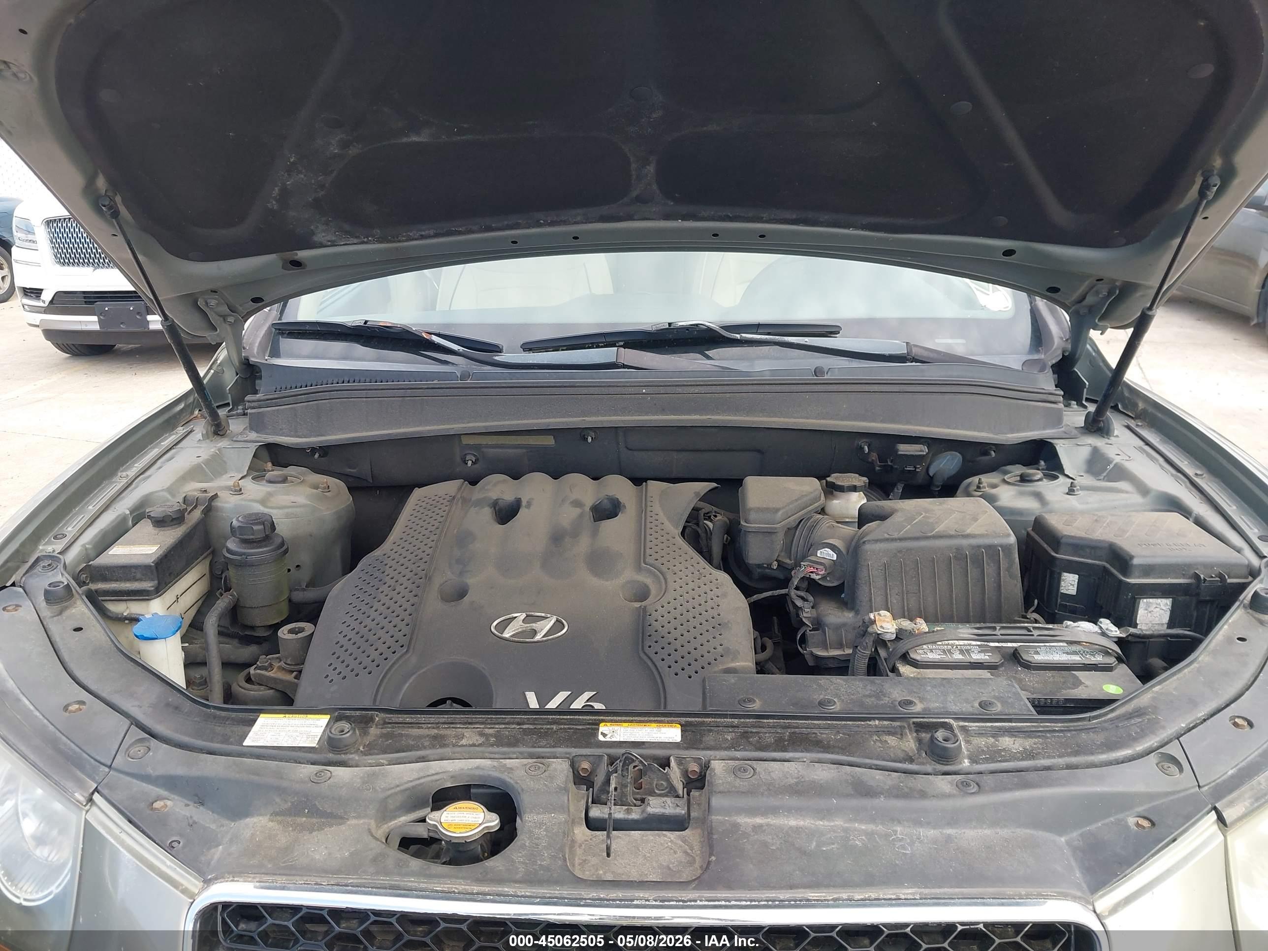 HYUNDAI SANTA image 10