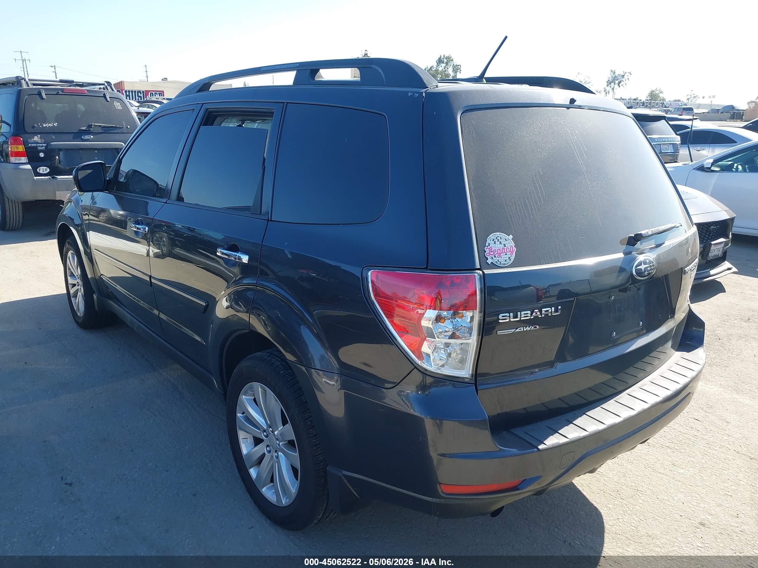 SUBARU FORESTER image 3
