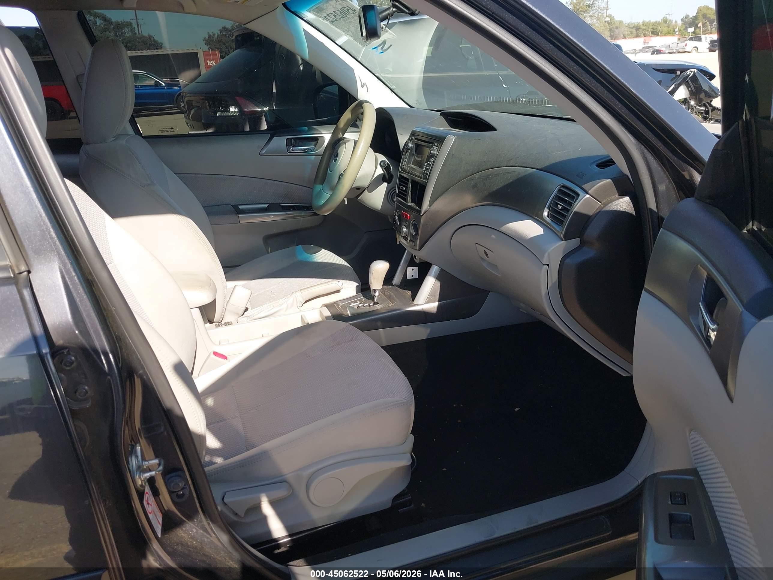 SUBARU FORESTER image 5