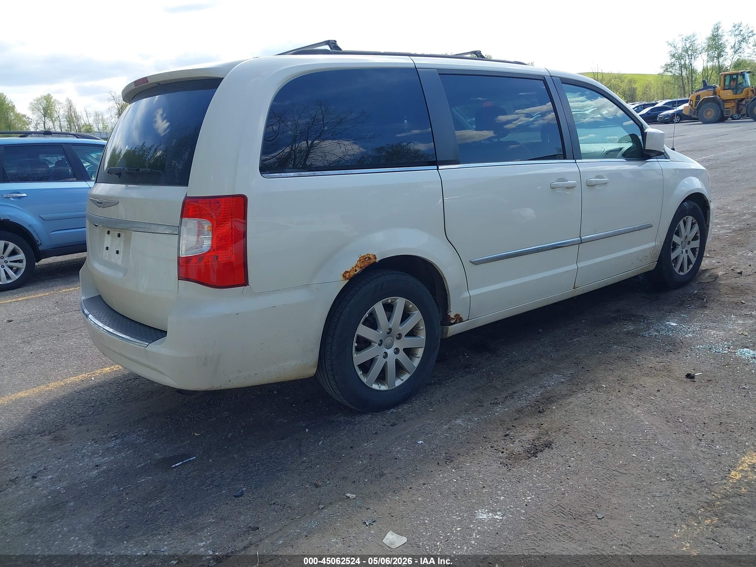 CHRYSLER TOWN image 4