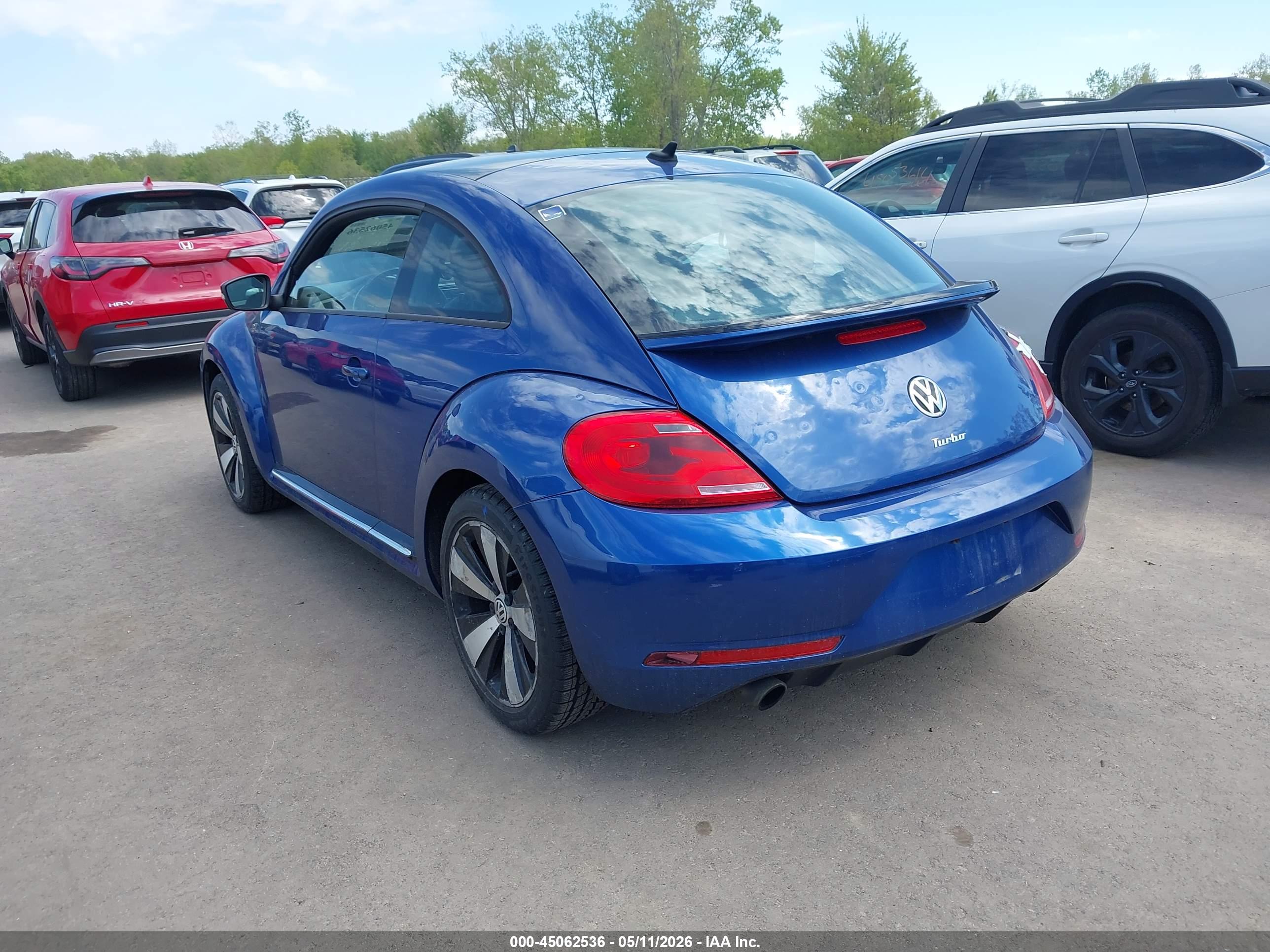 VOLKSWAGEN BEETLE image 3