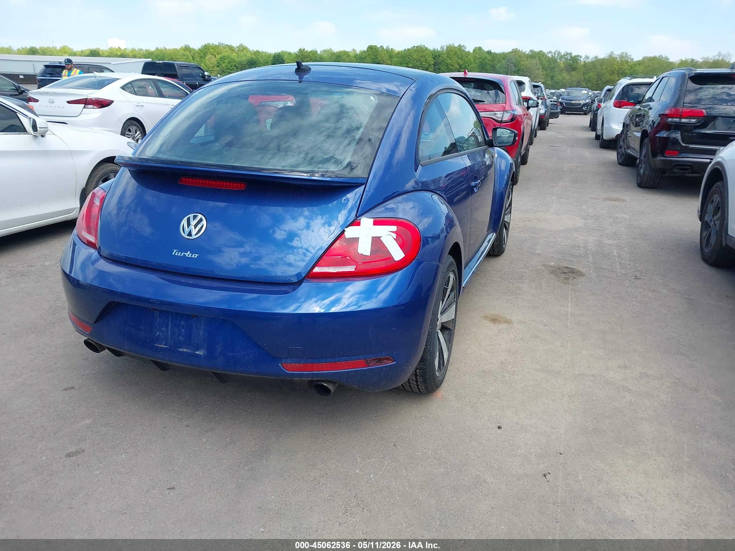 VOLKSWAGEN BEETLE image 4