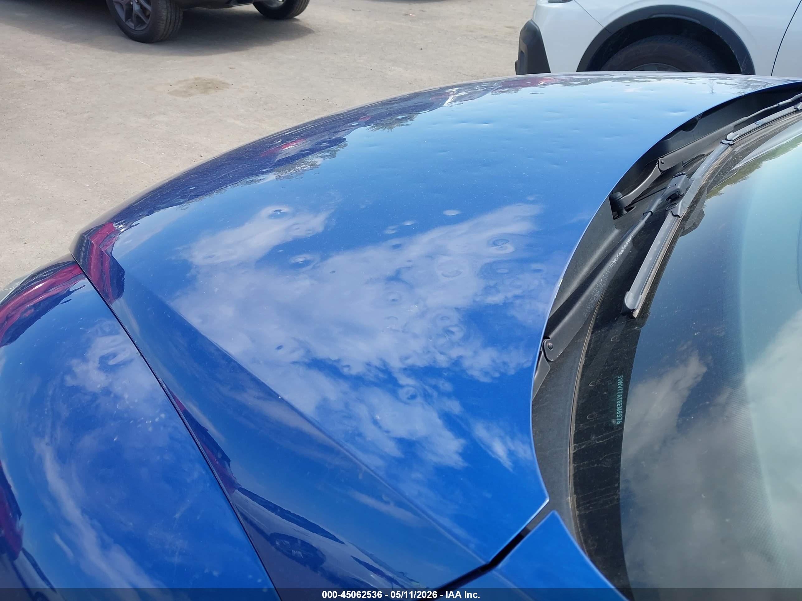 VOLKSWAGEN BEETLE image 6