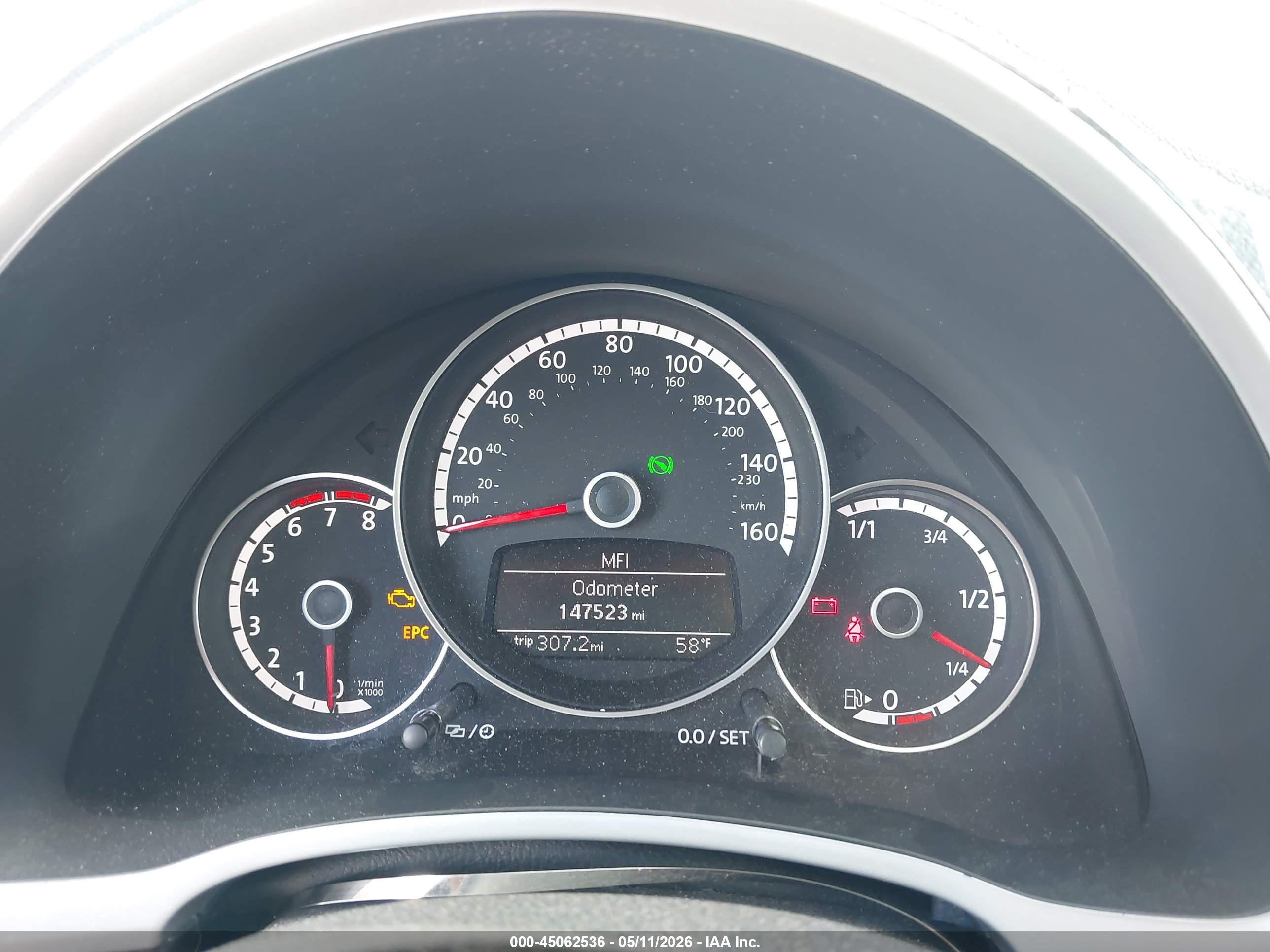 VOLKSWAGEN BEETLE image 7