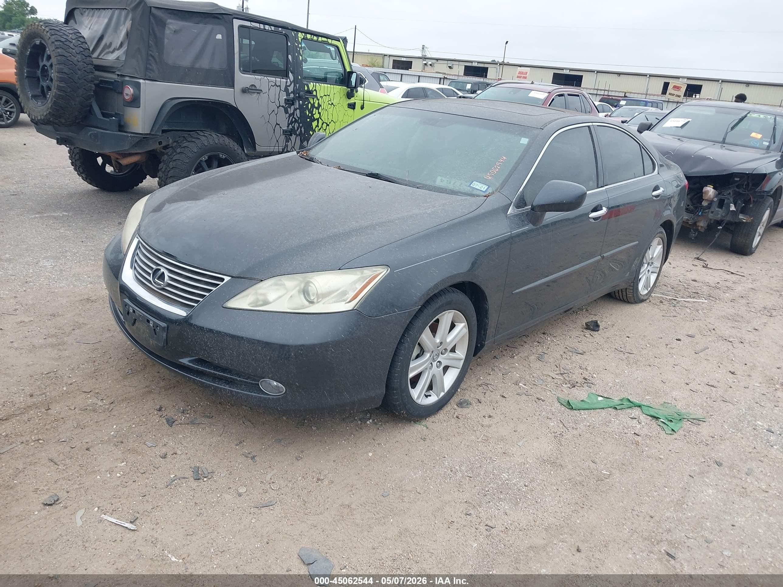 LEXUS ES image 2