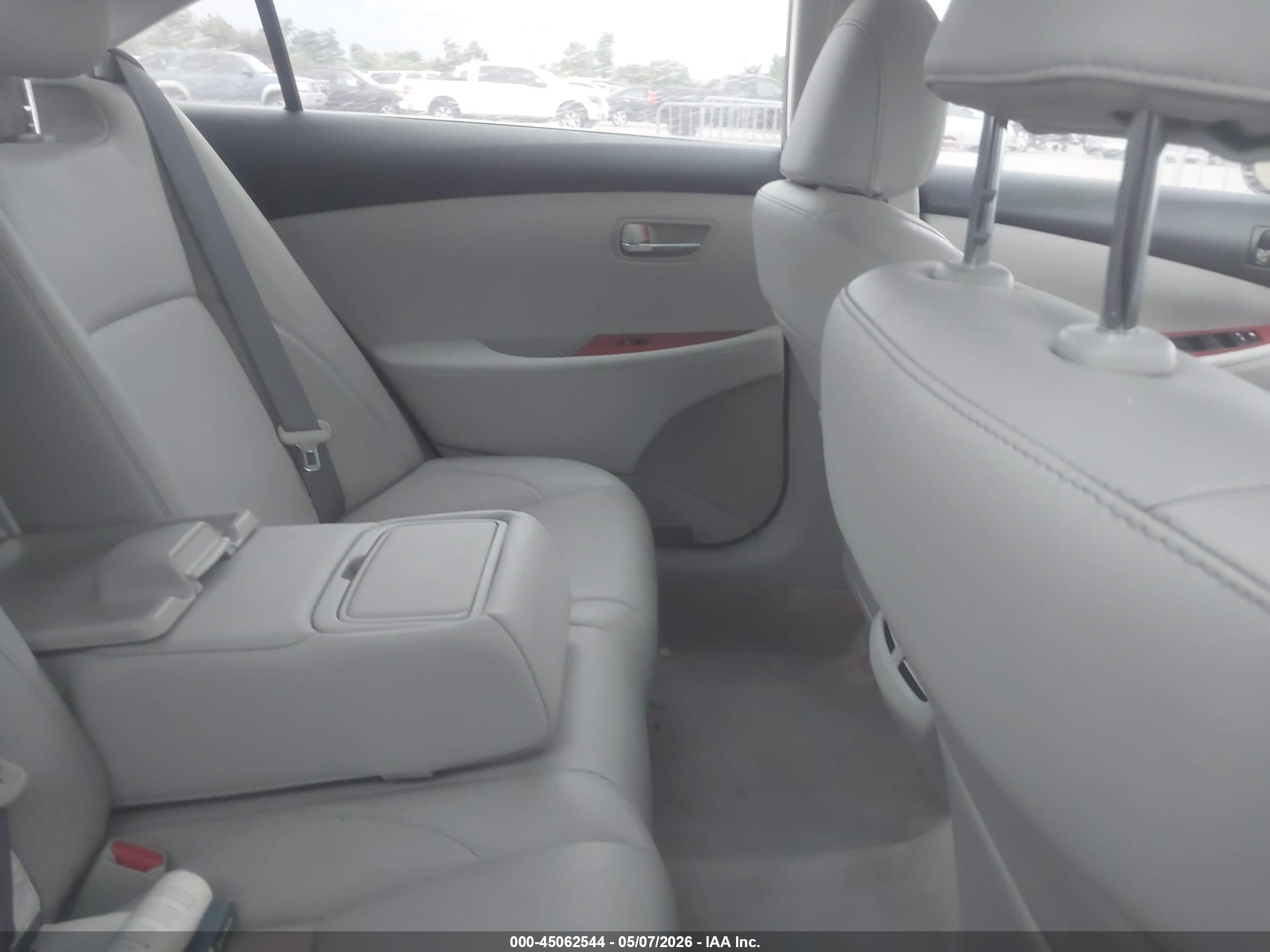 LEXUS ES image 8