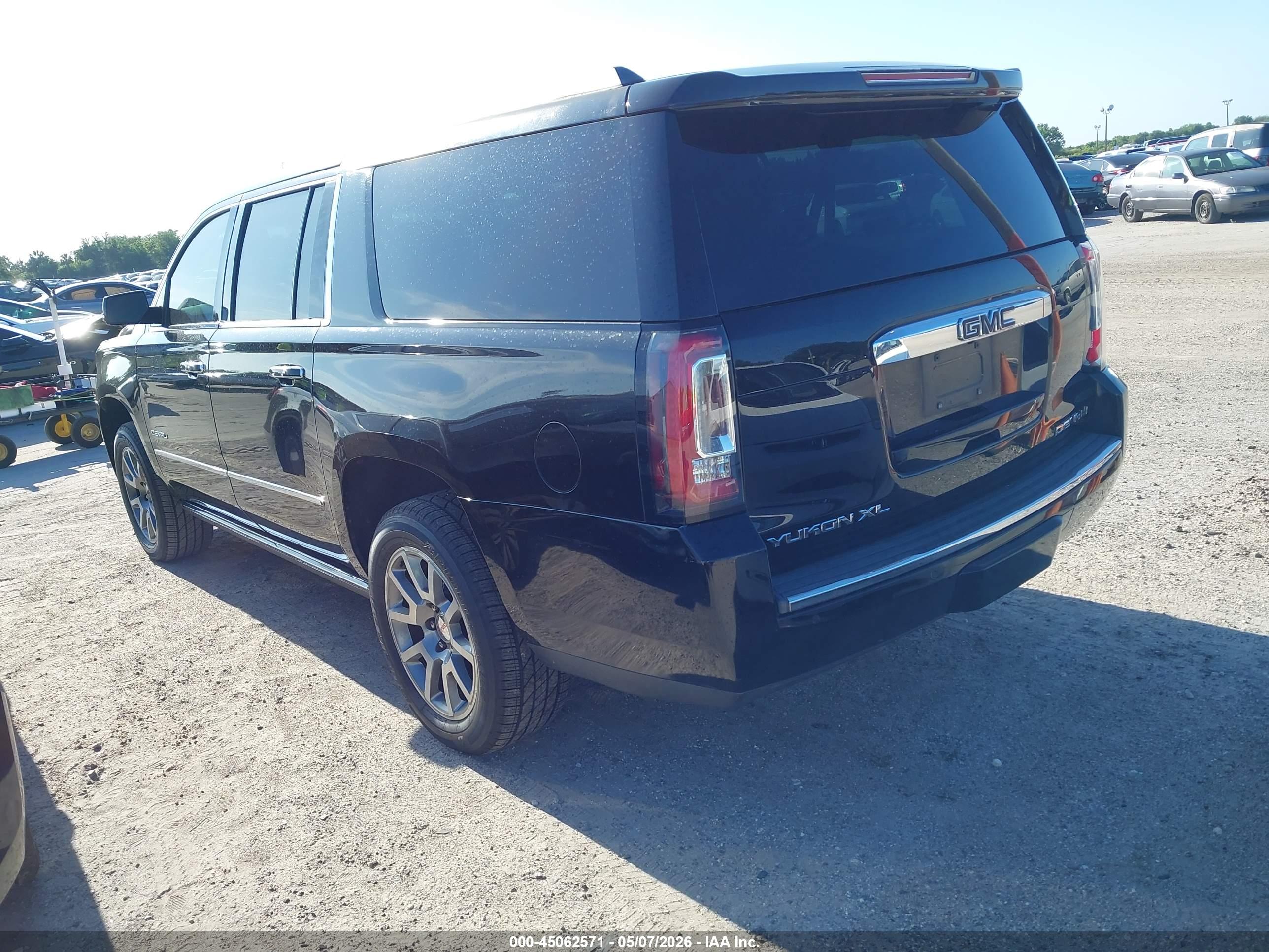 GMC YUKON image 3