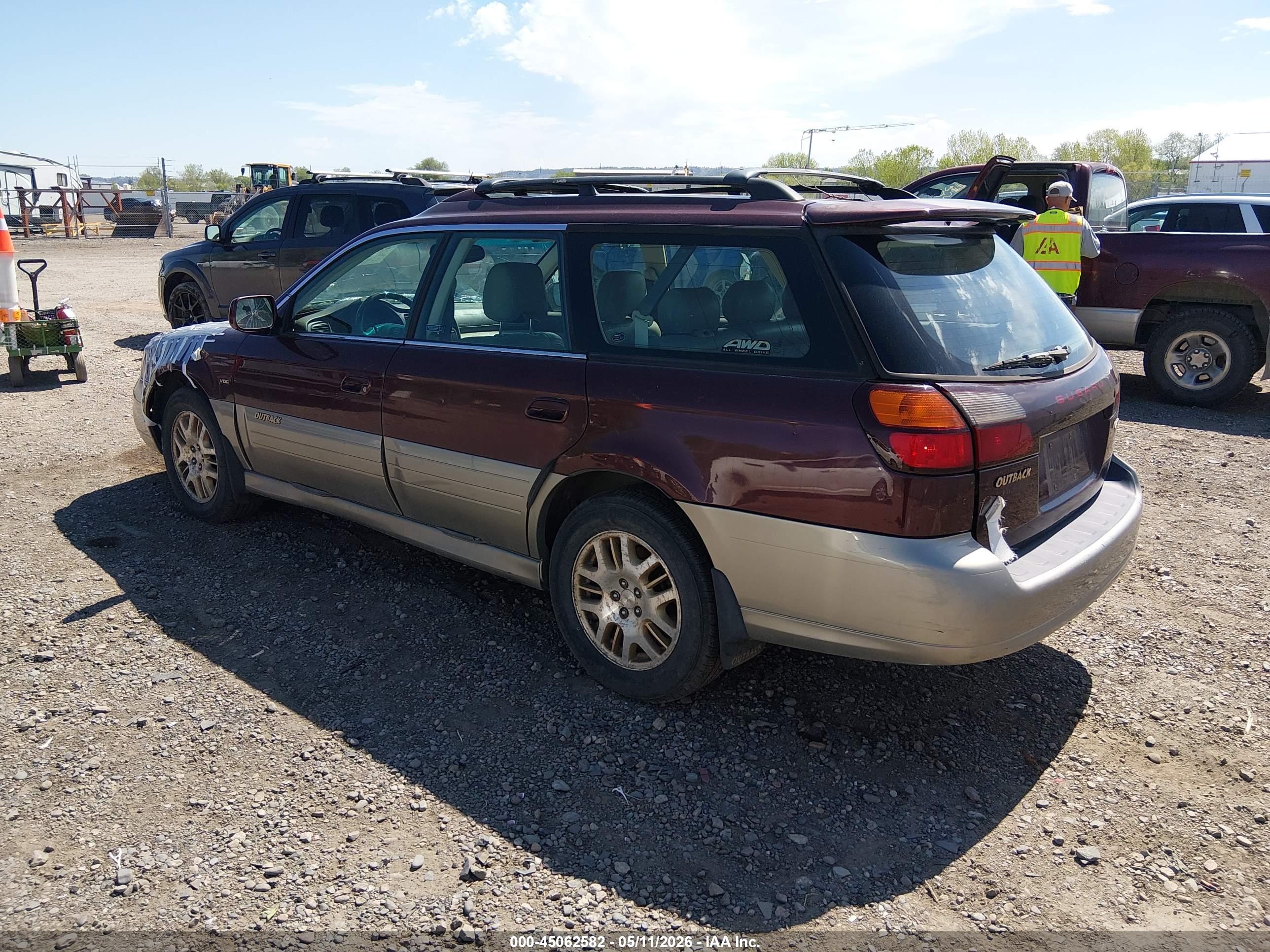 SUBARU OUTBACK image 3