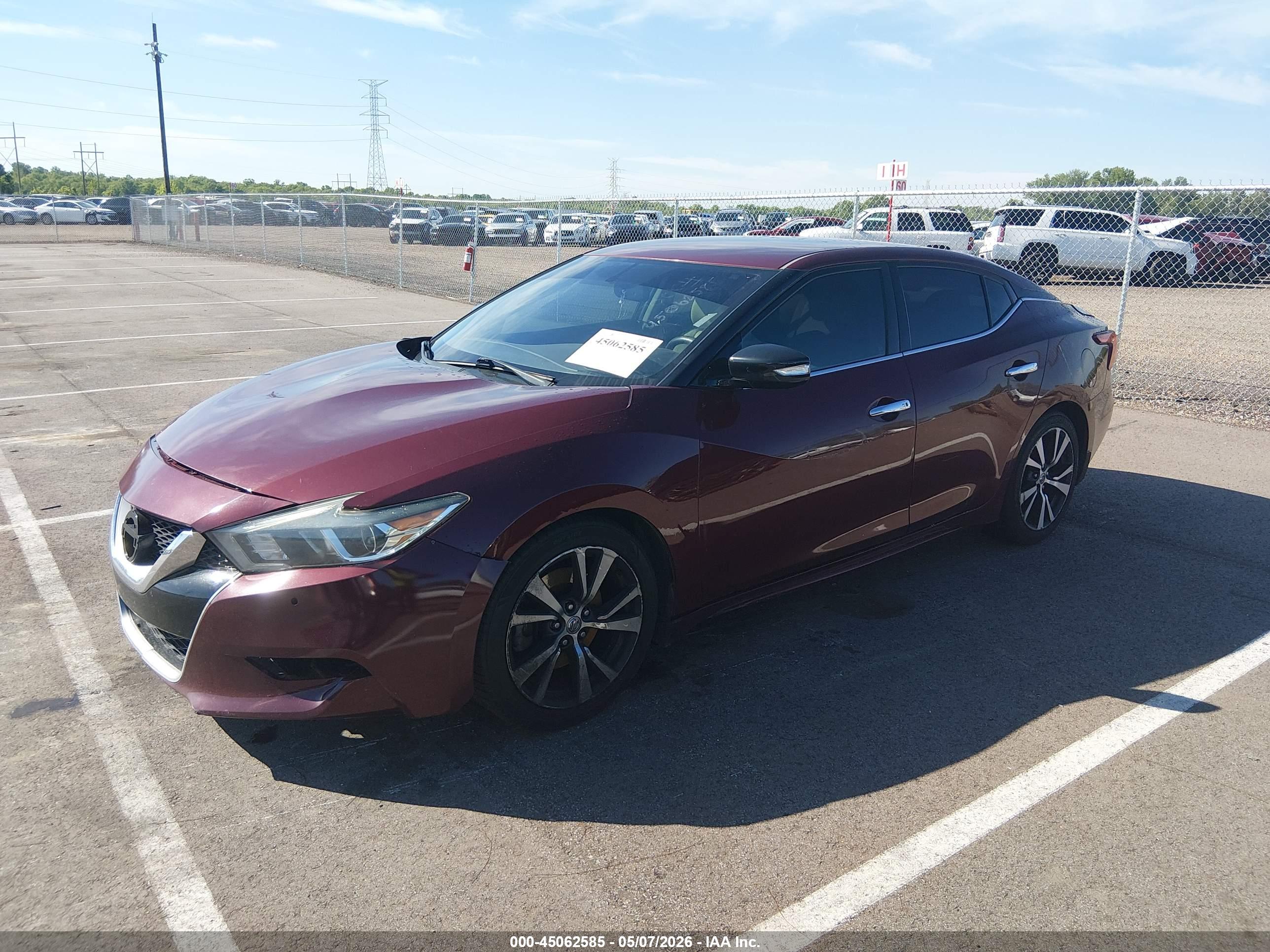 NISSAN MAXIMA image 2