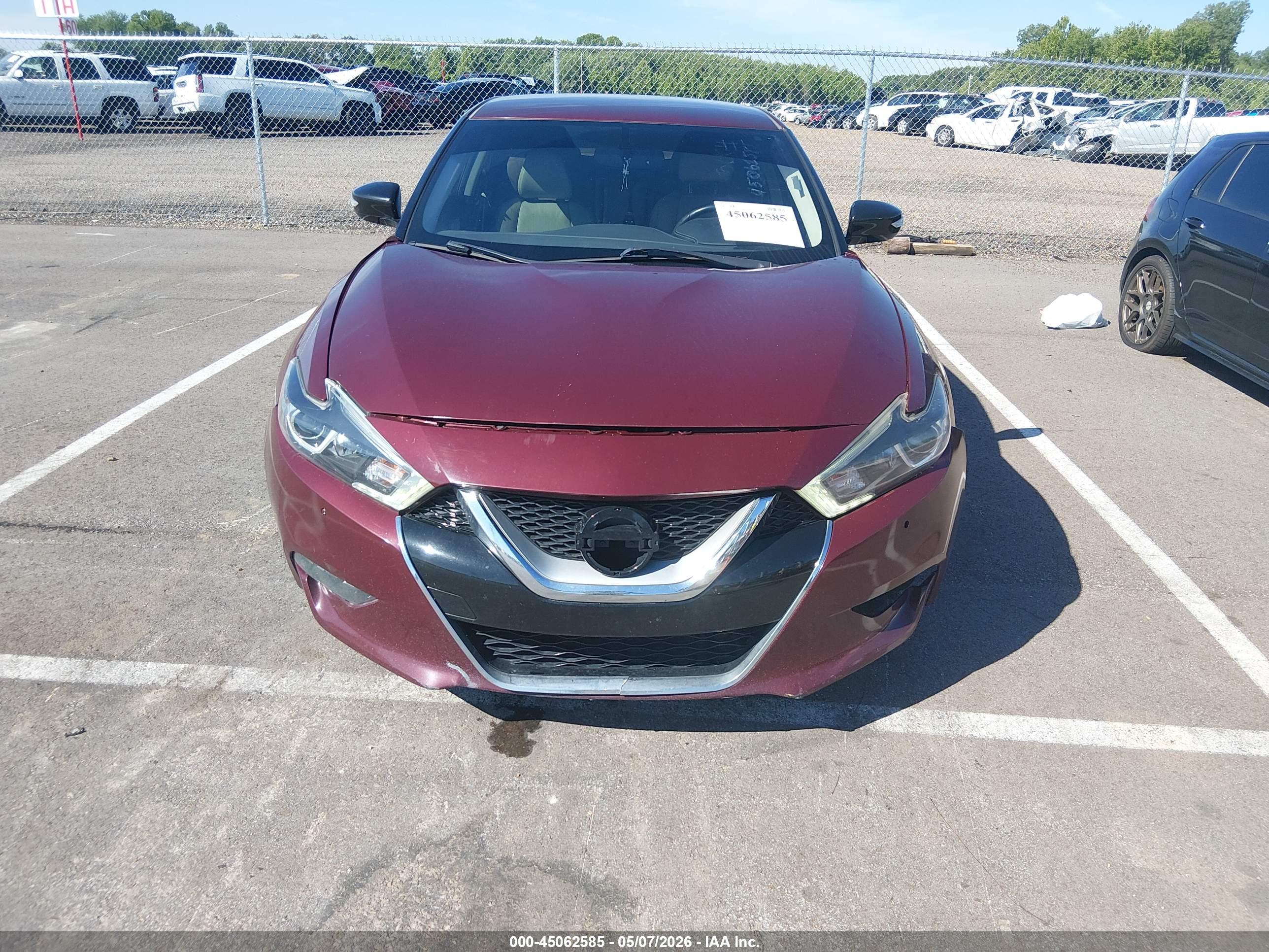 NISSAN MAXIMA image 6