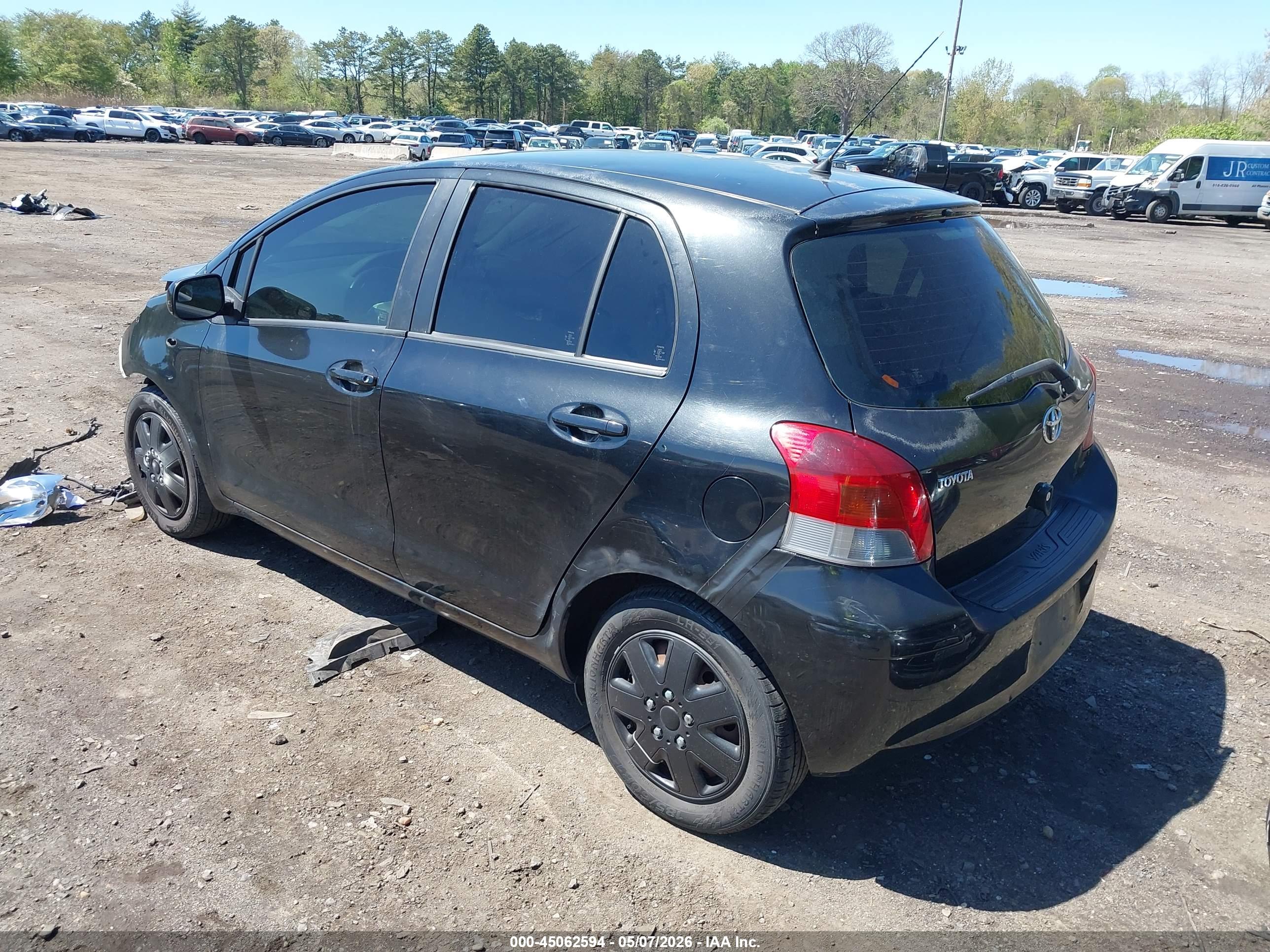 TOYOTA YARIS image 3