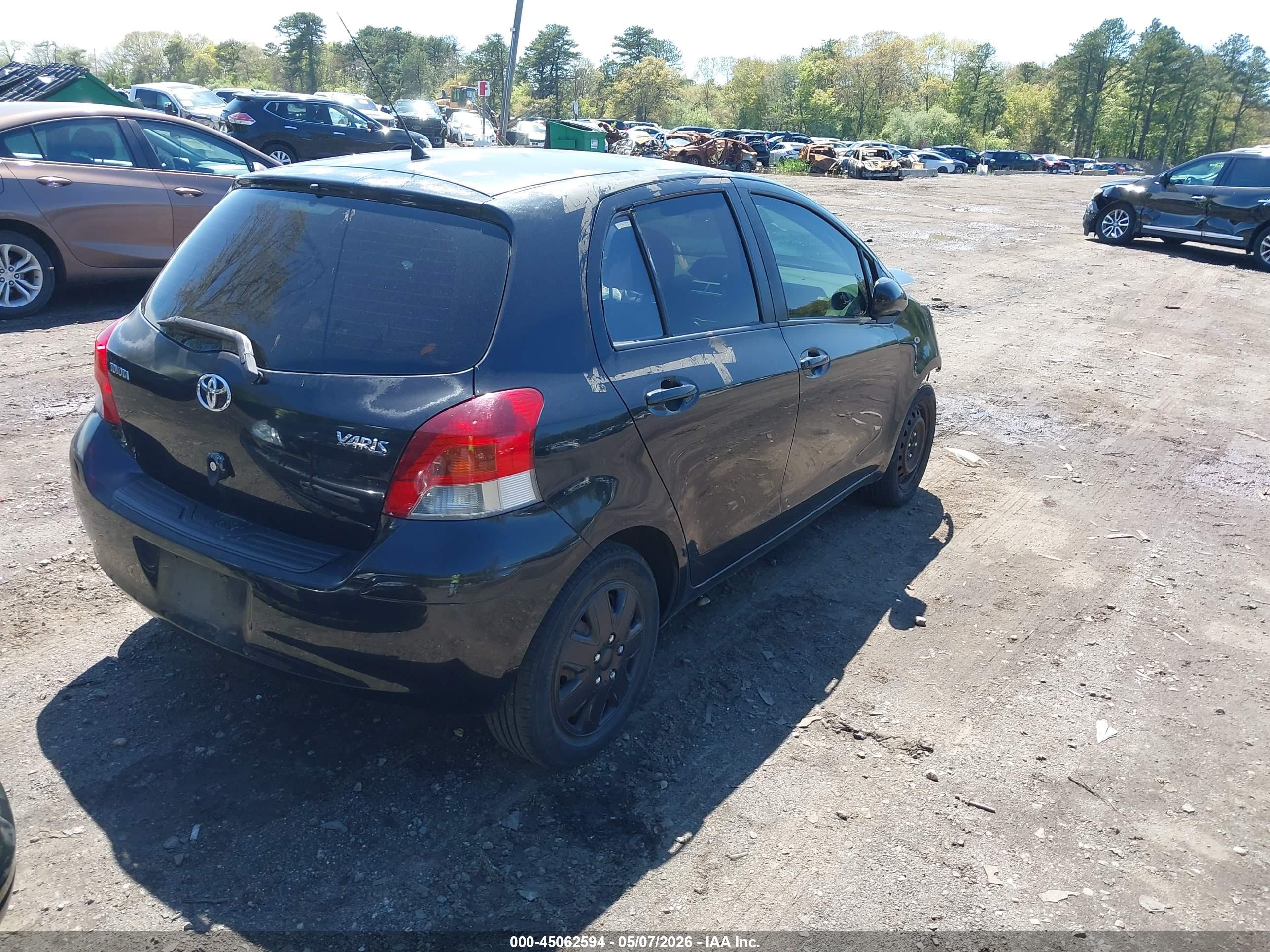 TOYOTA YARIS image 4