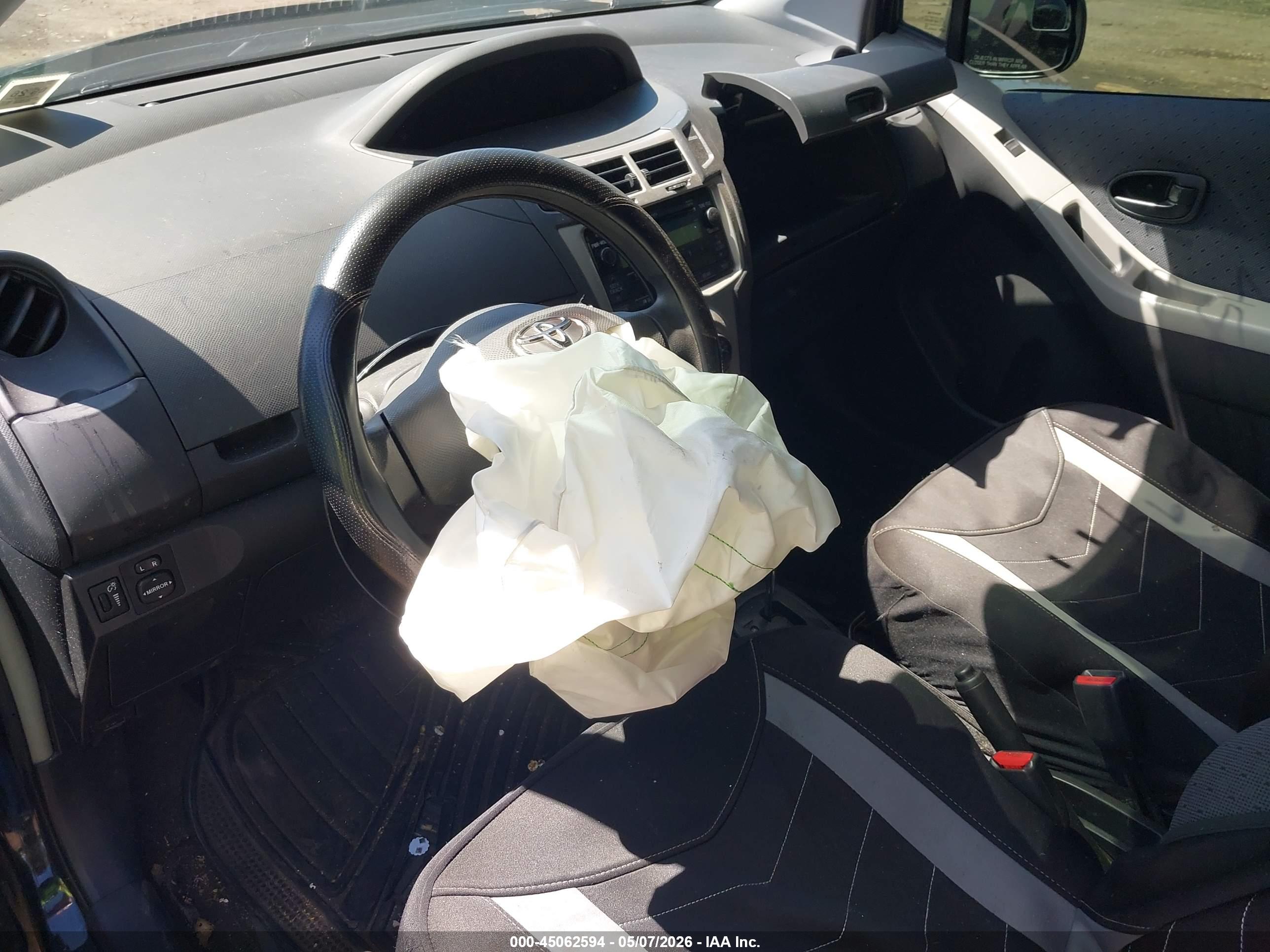 TOYOTA YARIS image 5