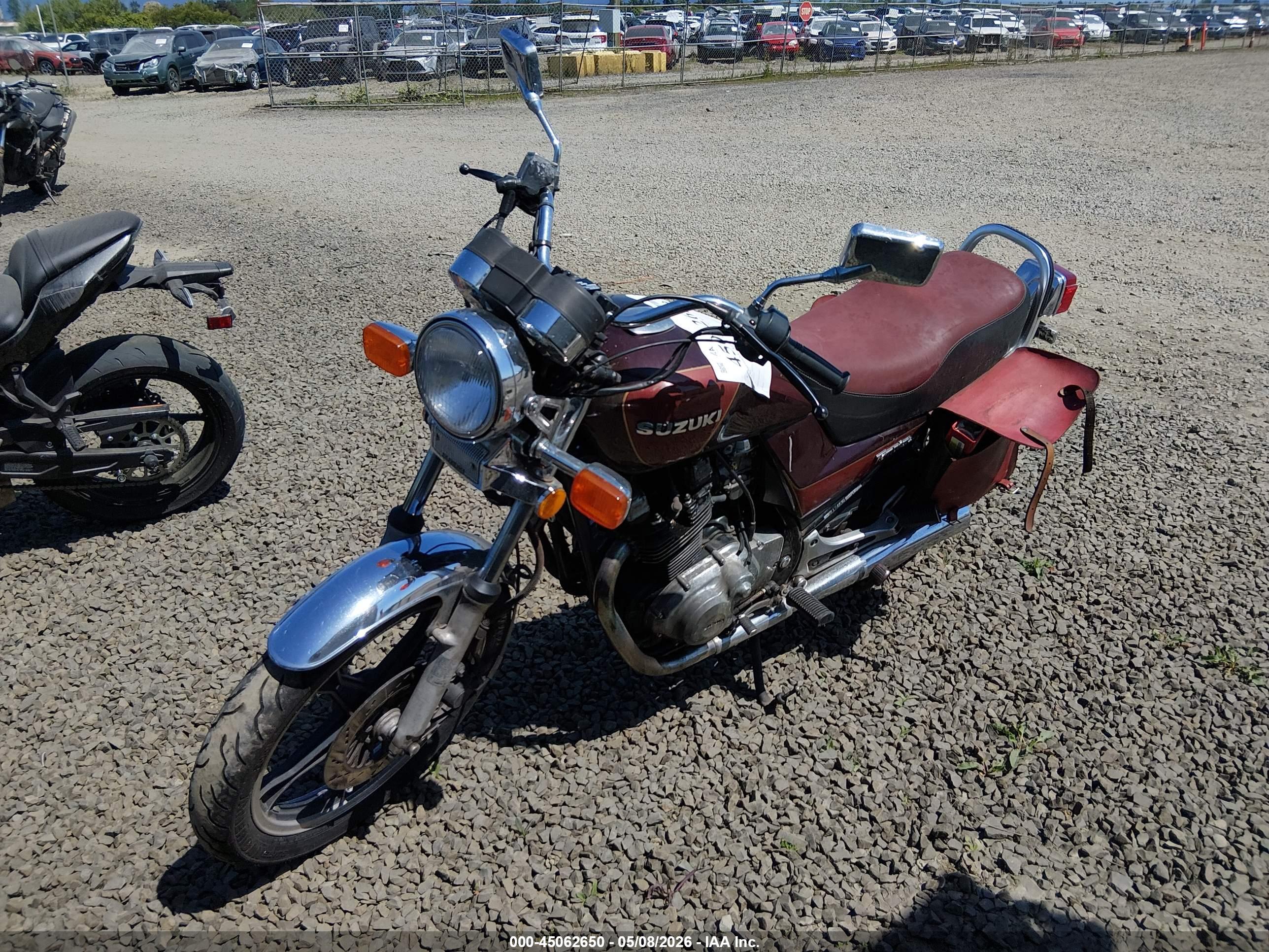 SUZUKI GR650 image 2