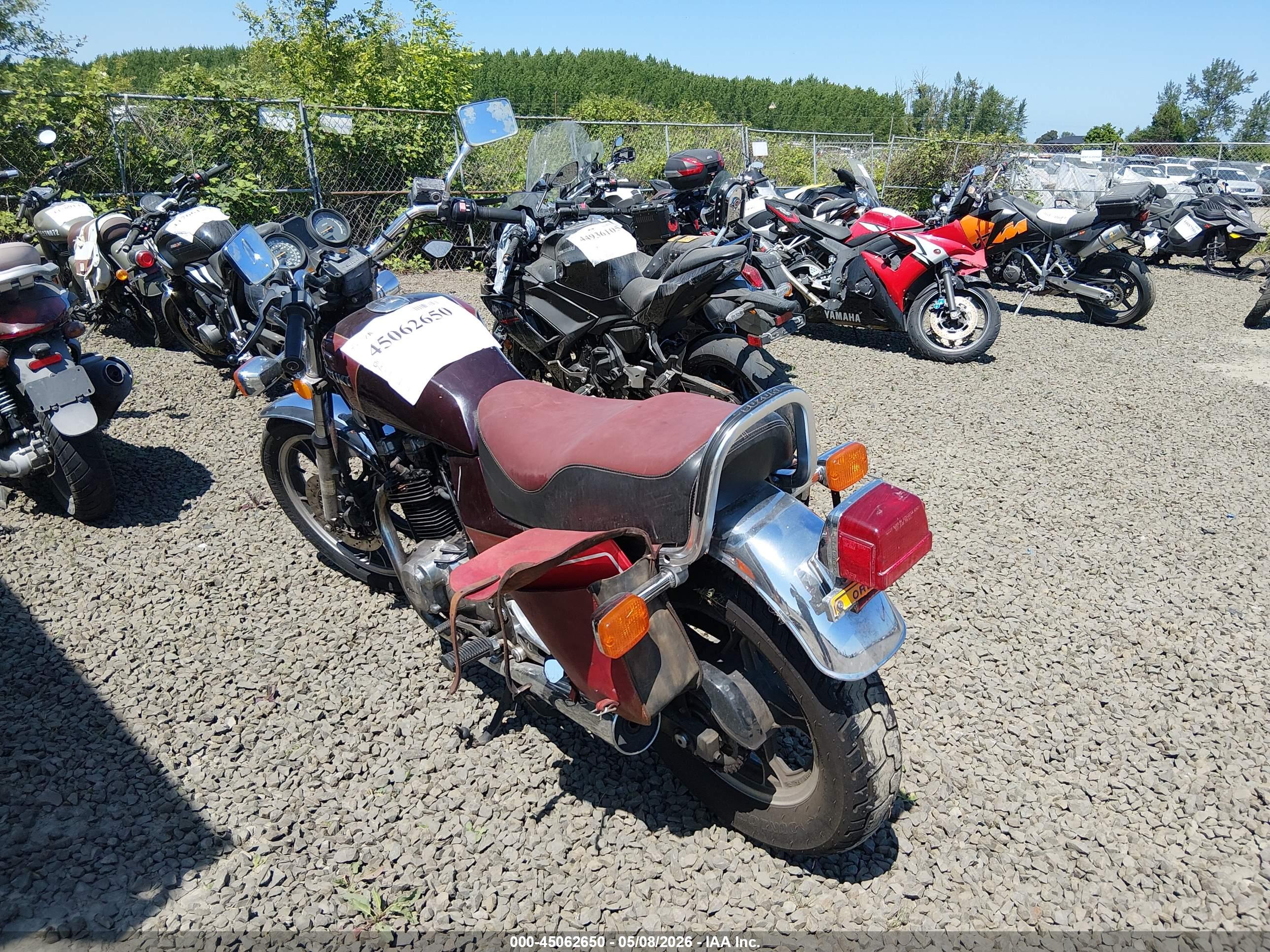SUZUKI GR650 image 3