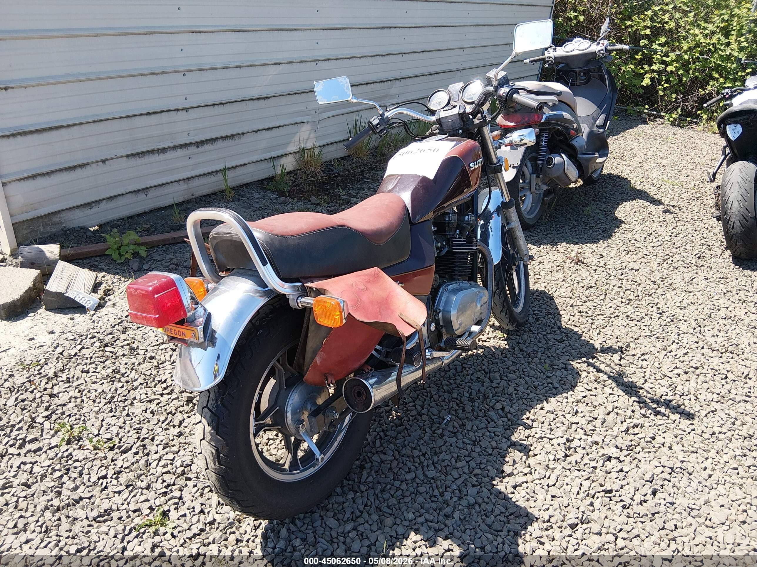 SUZUKI GR650 image 4