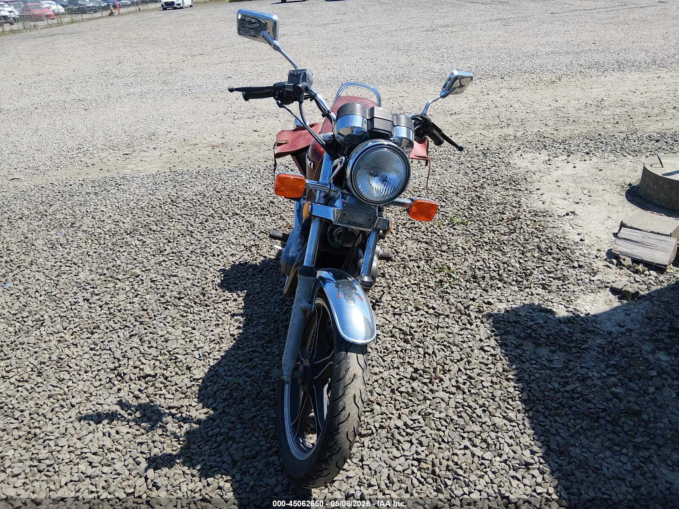 SUZUKI GR650 image 5