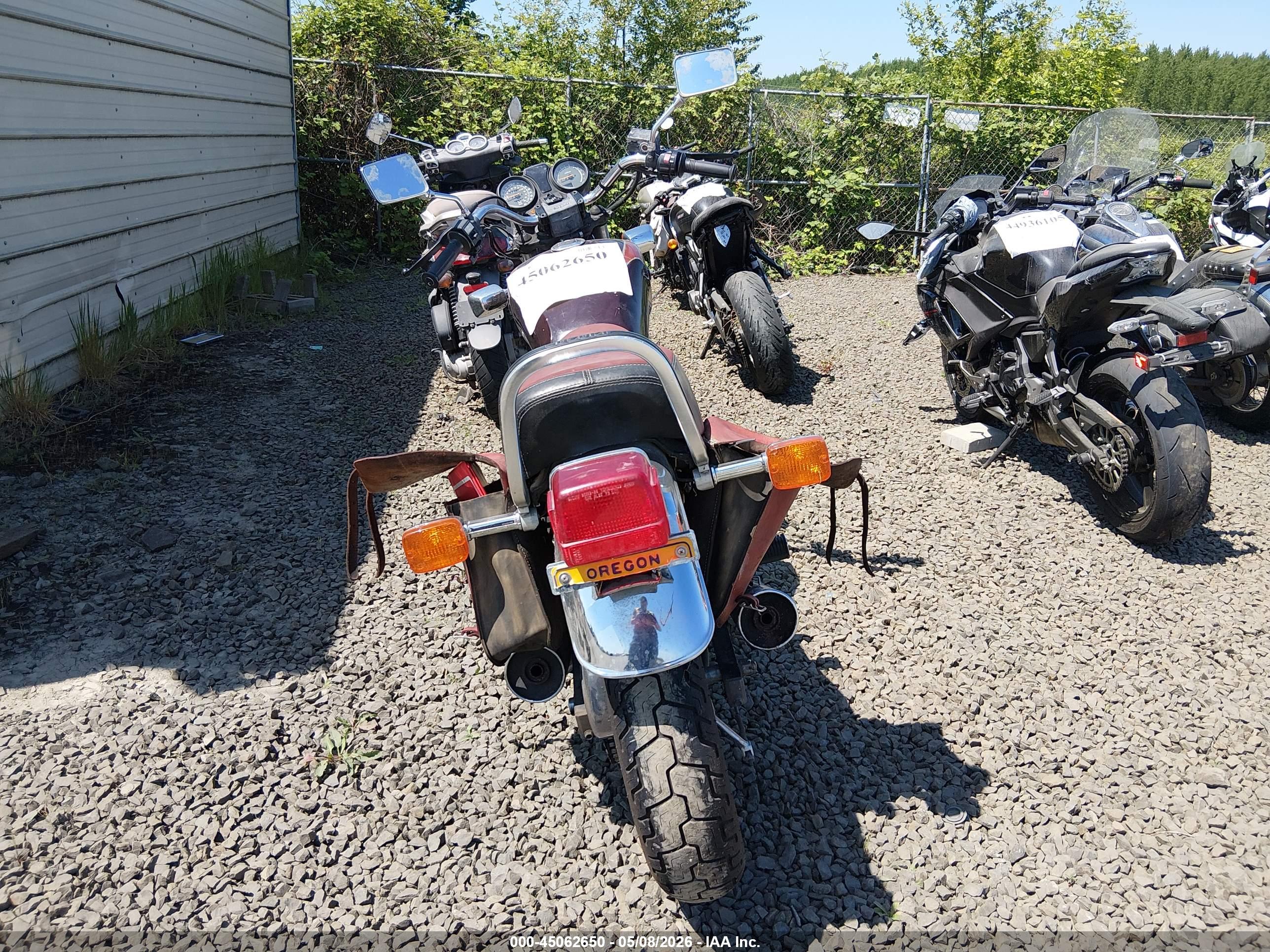 SUZUKI GR650 image 6