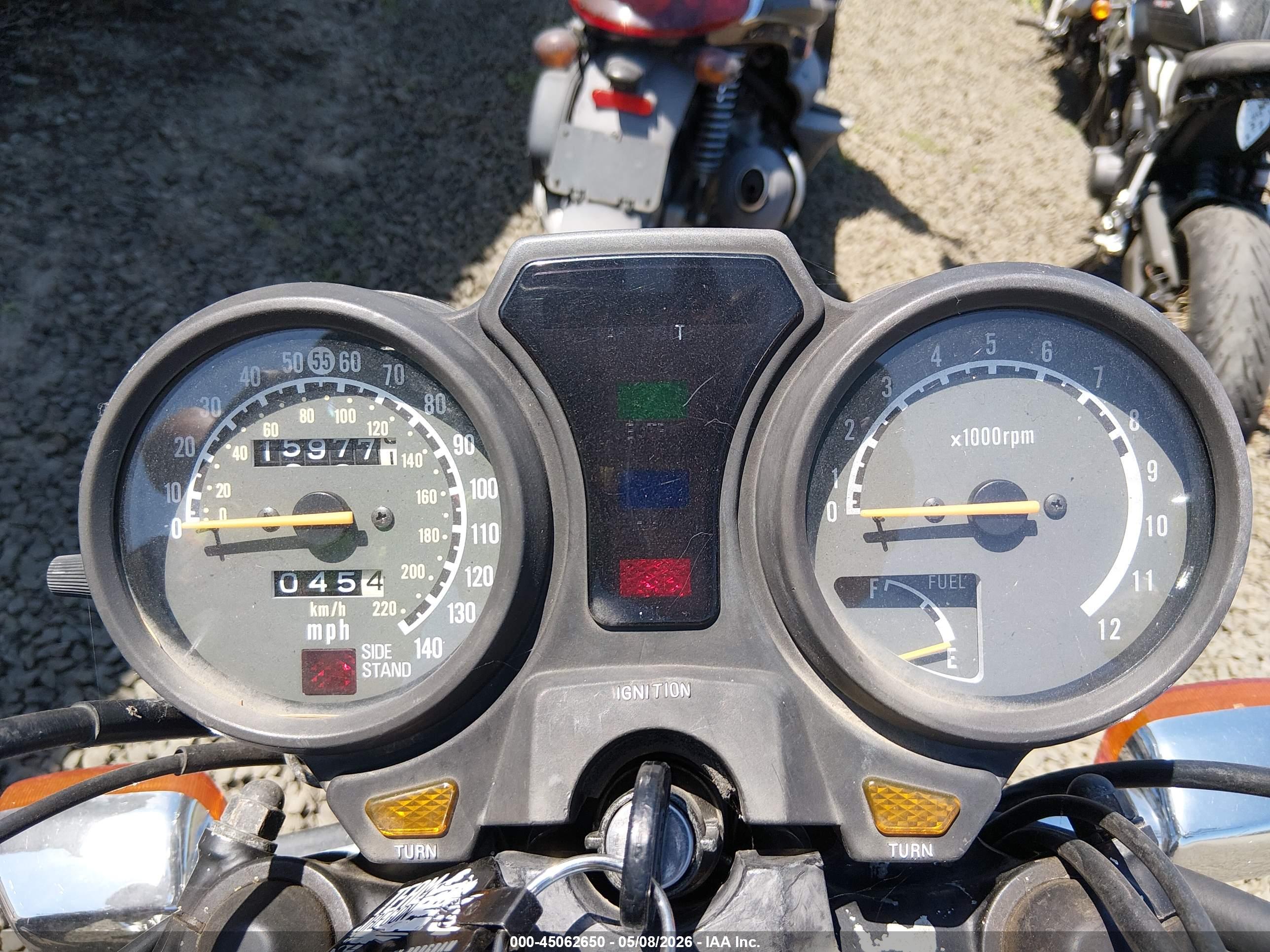 SUZUKI GR650 image 7
