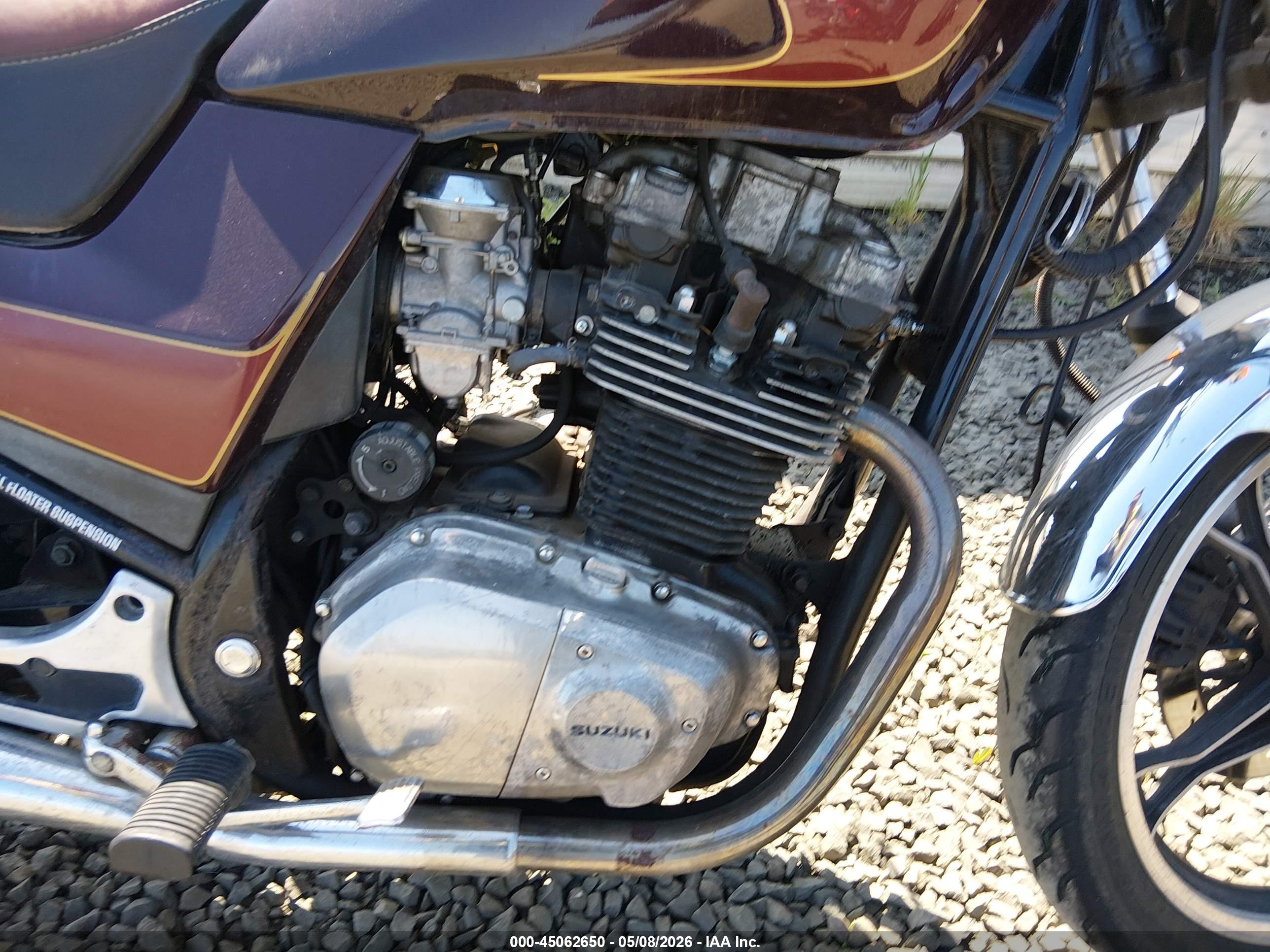 SUZUKI GR650 image 8