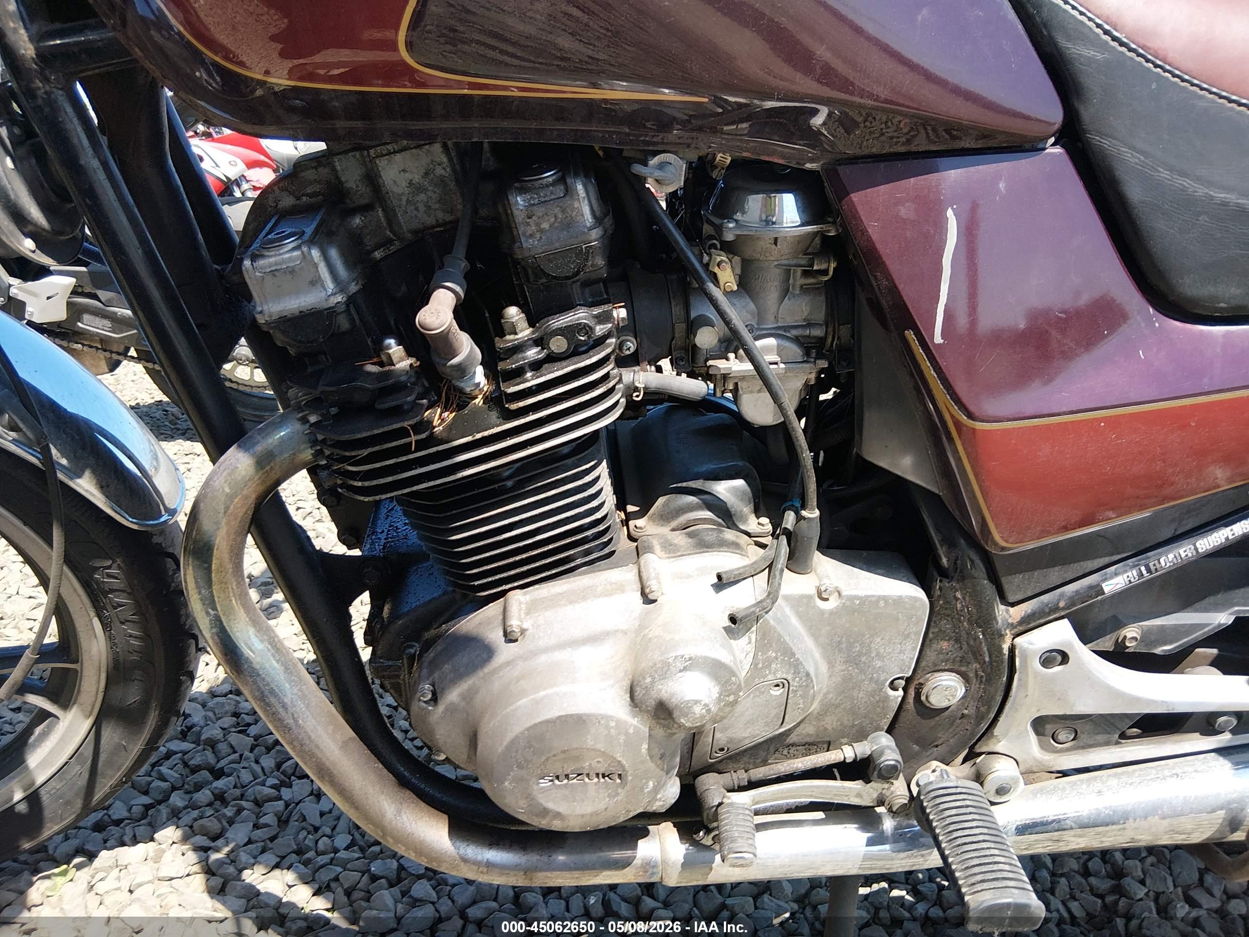SUZUKI GR650 image 9