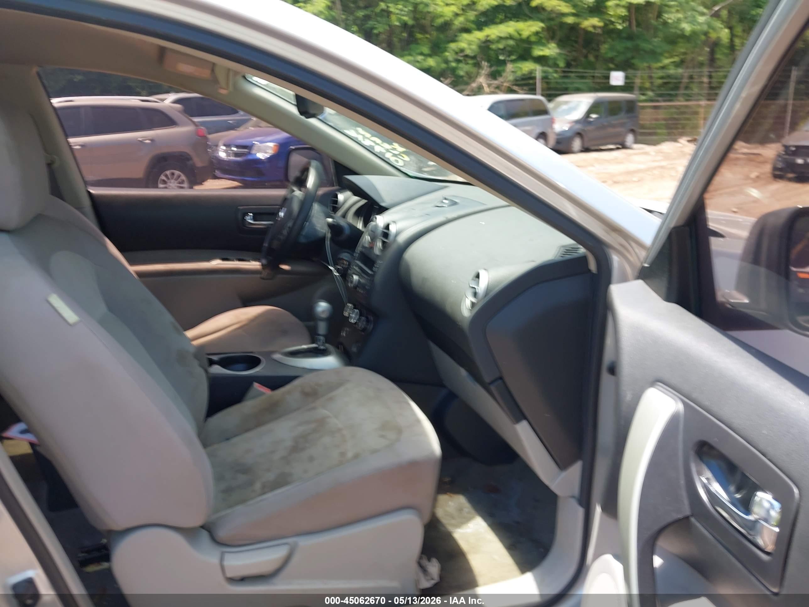 NISSAN ROGUE image 5
