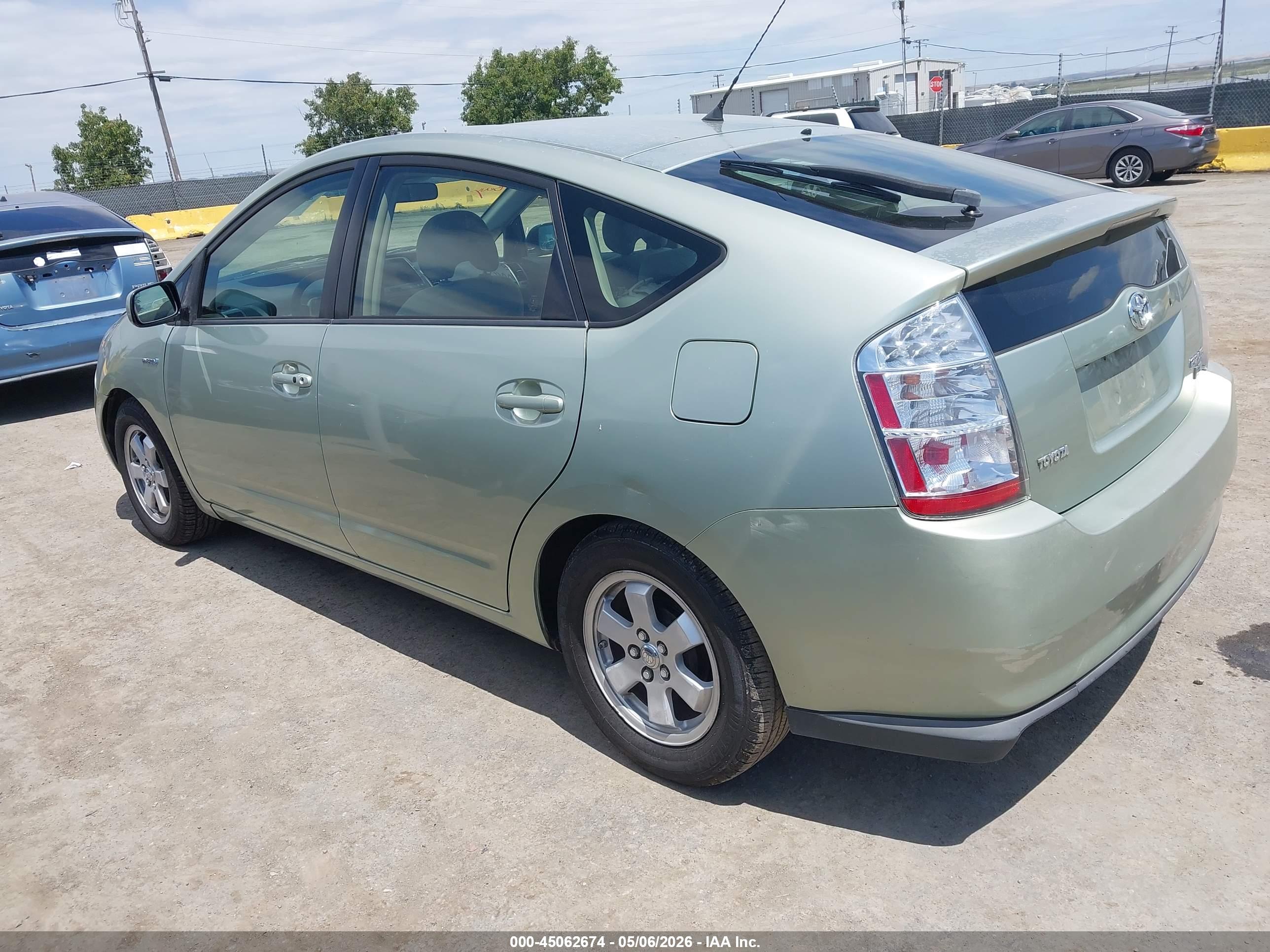 TOYOTA PRIUS image 3